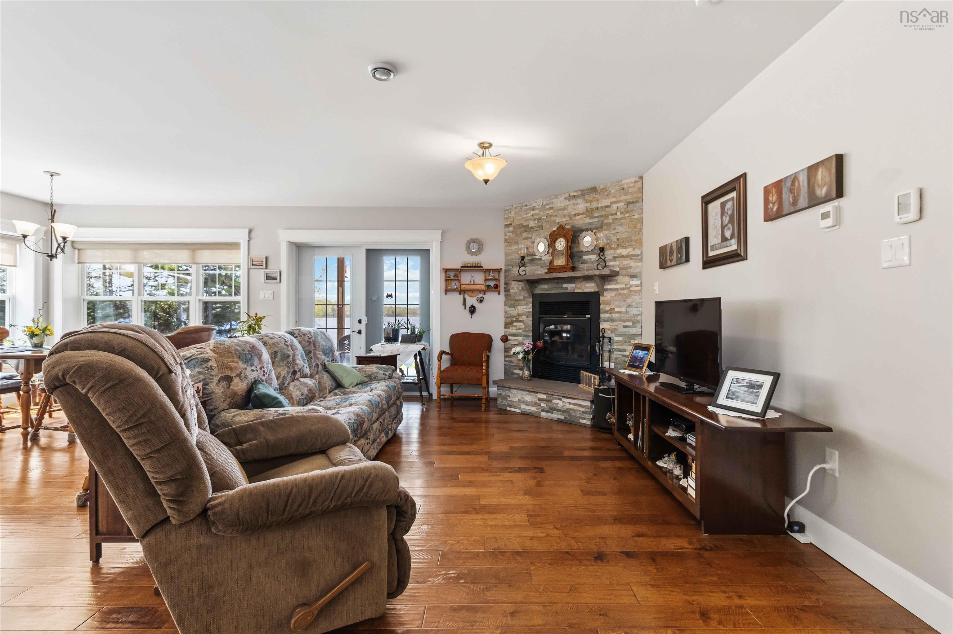 $699,900.00: 439 Wallaback Drive, New Ross