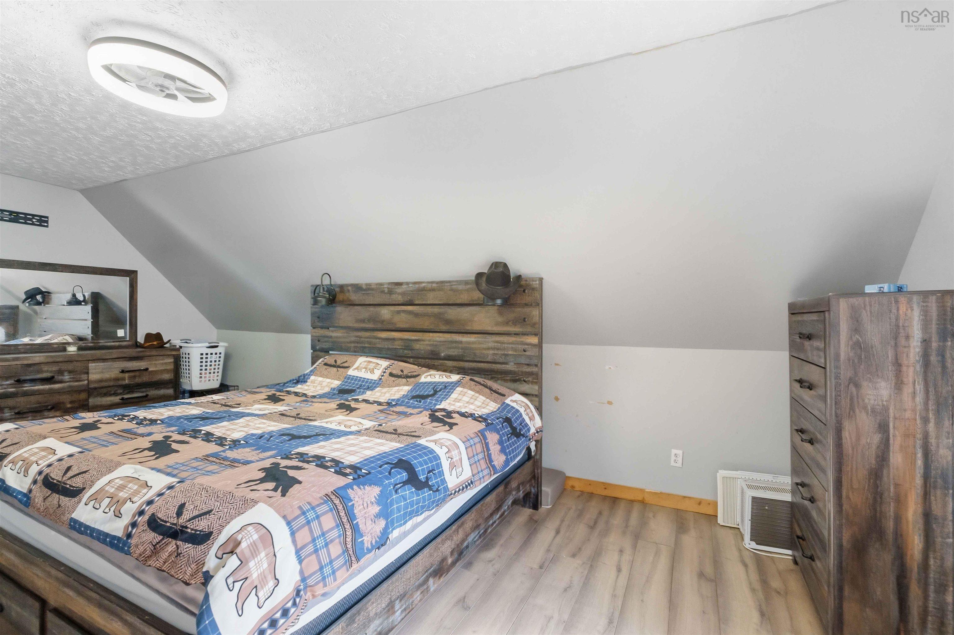 $230,000.00: 8094 Highway 101, Barton