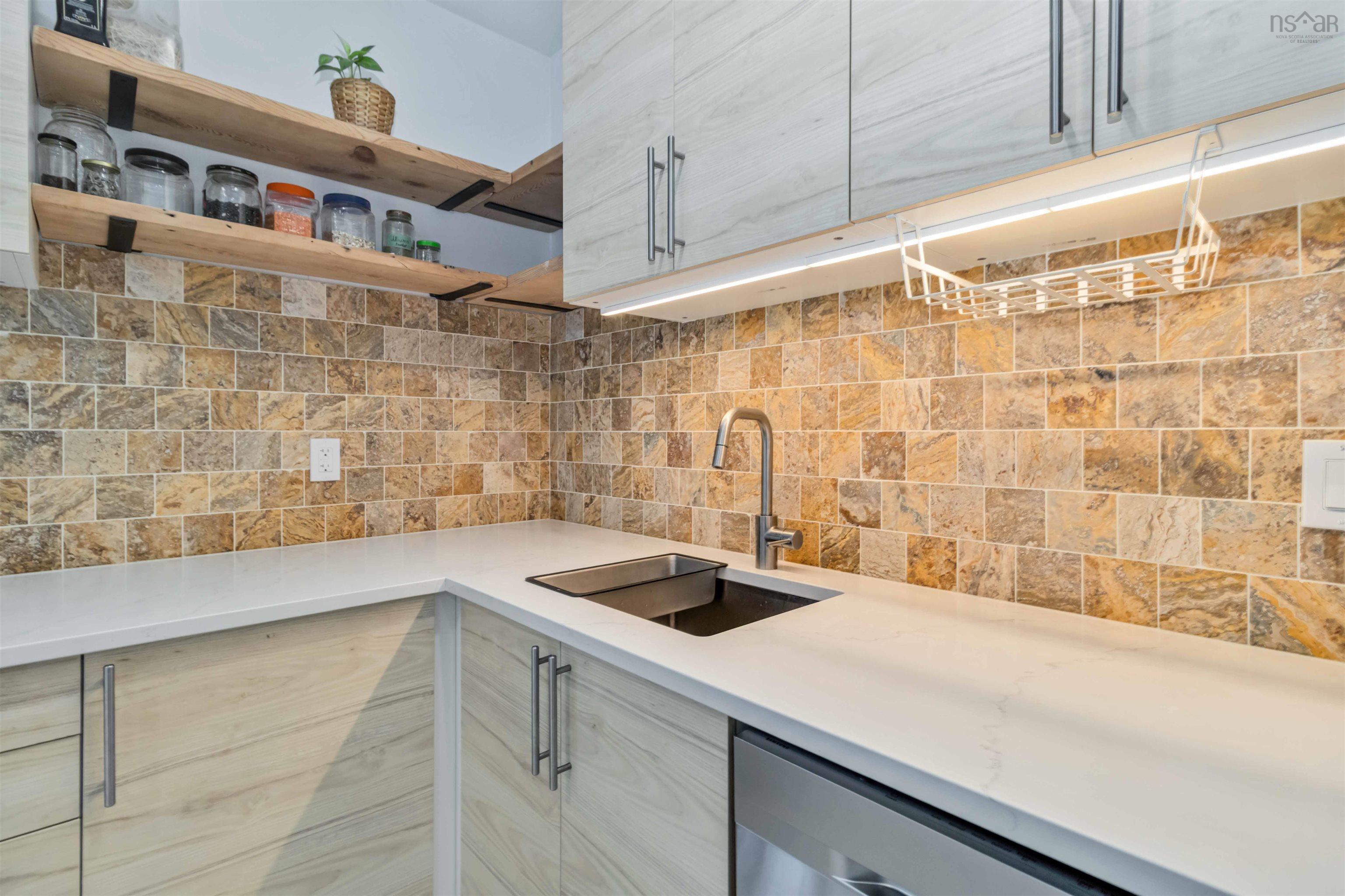 $689,900.00: 42 Cornwall Road, Blockhouse