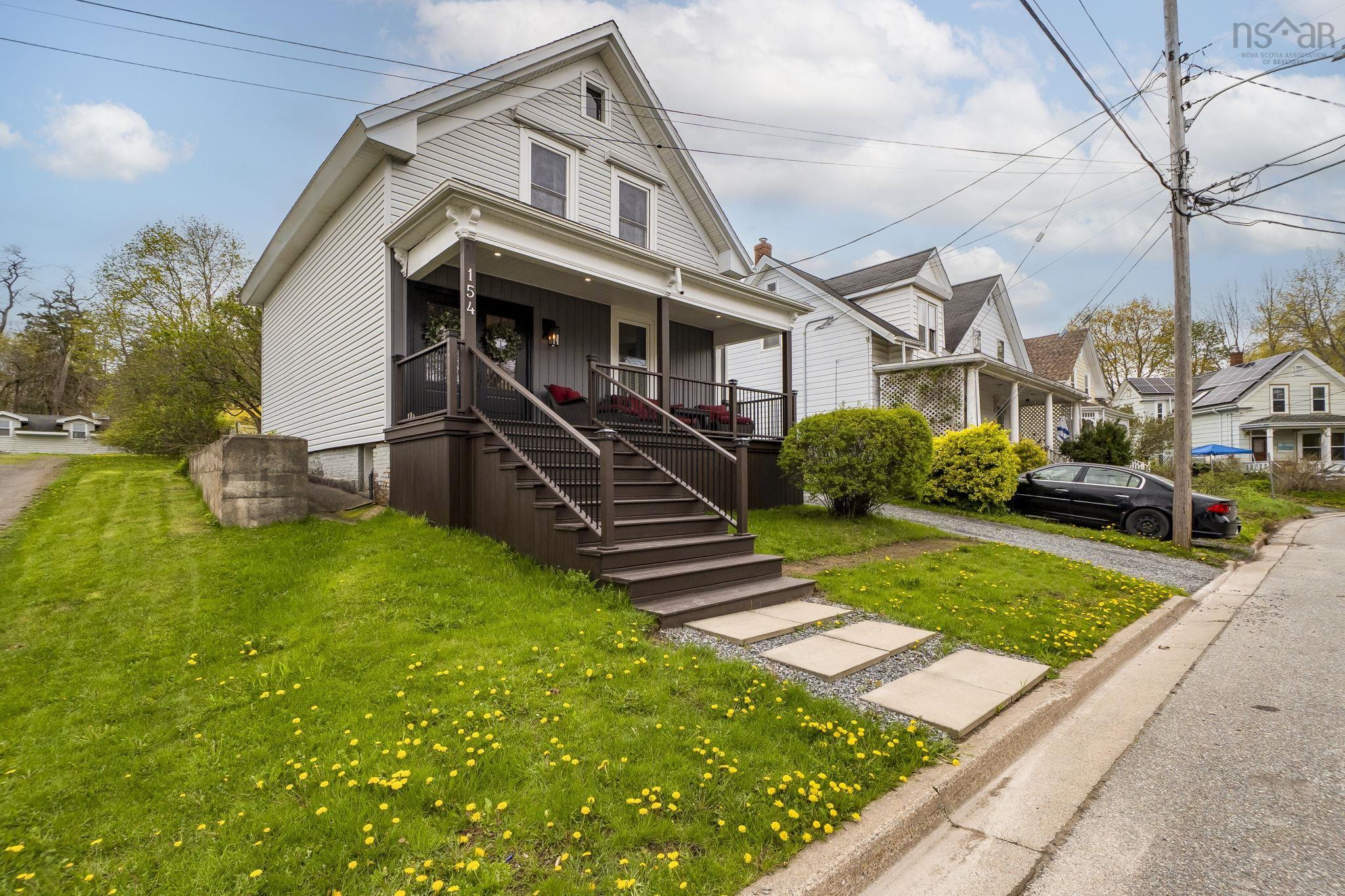$499,900.00: 154 Chestnut Street, Windsor
