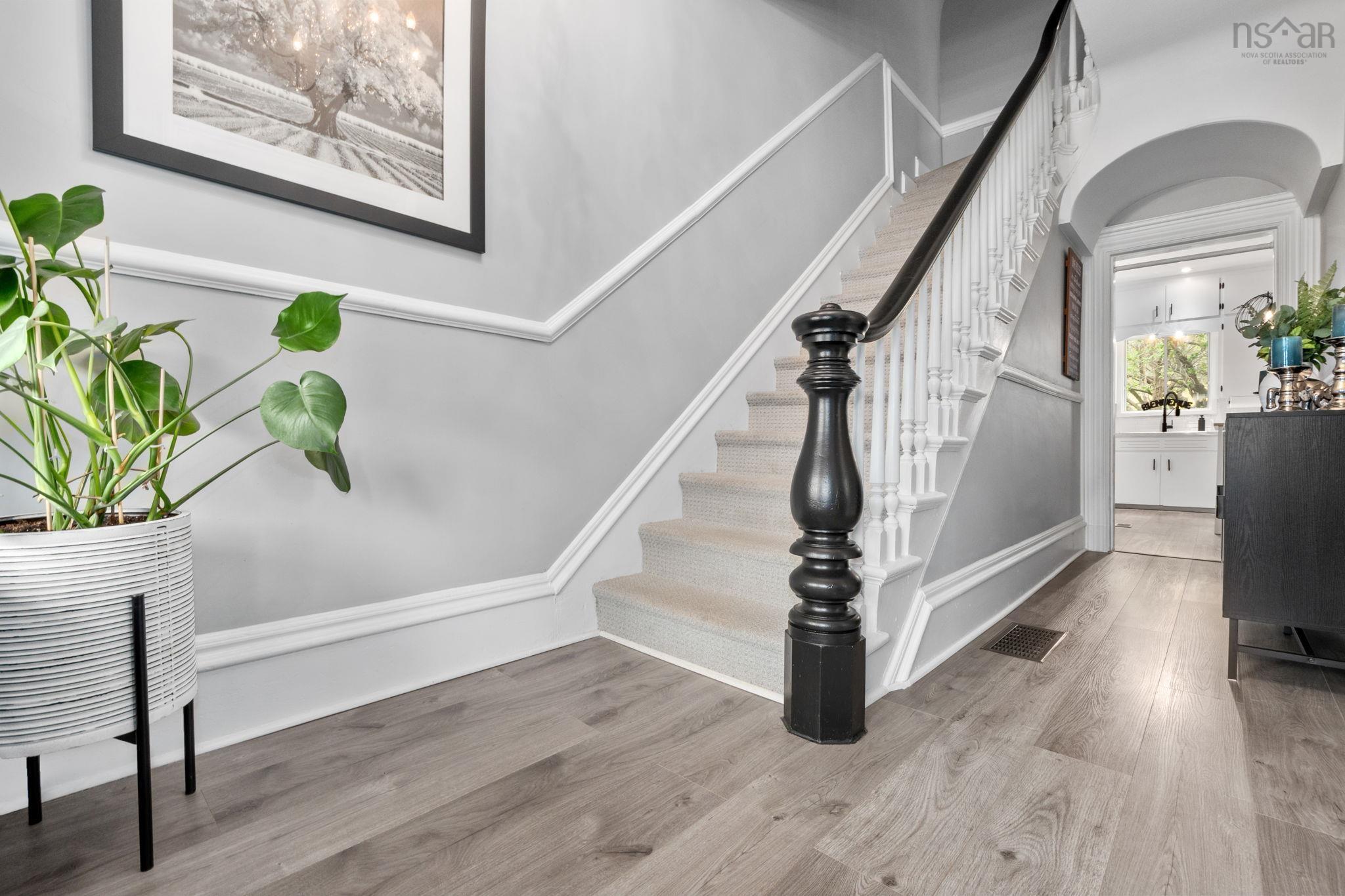 $499,900.00: 154 Chestnut Street, Windsor