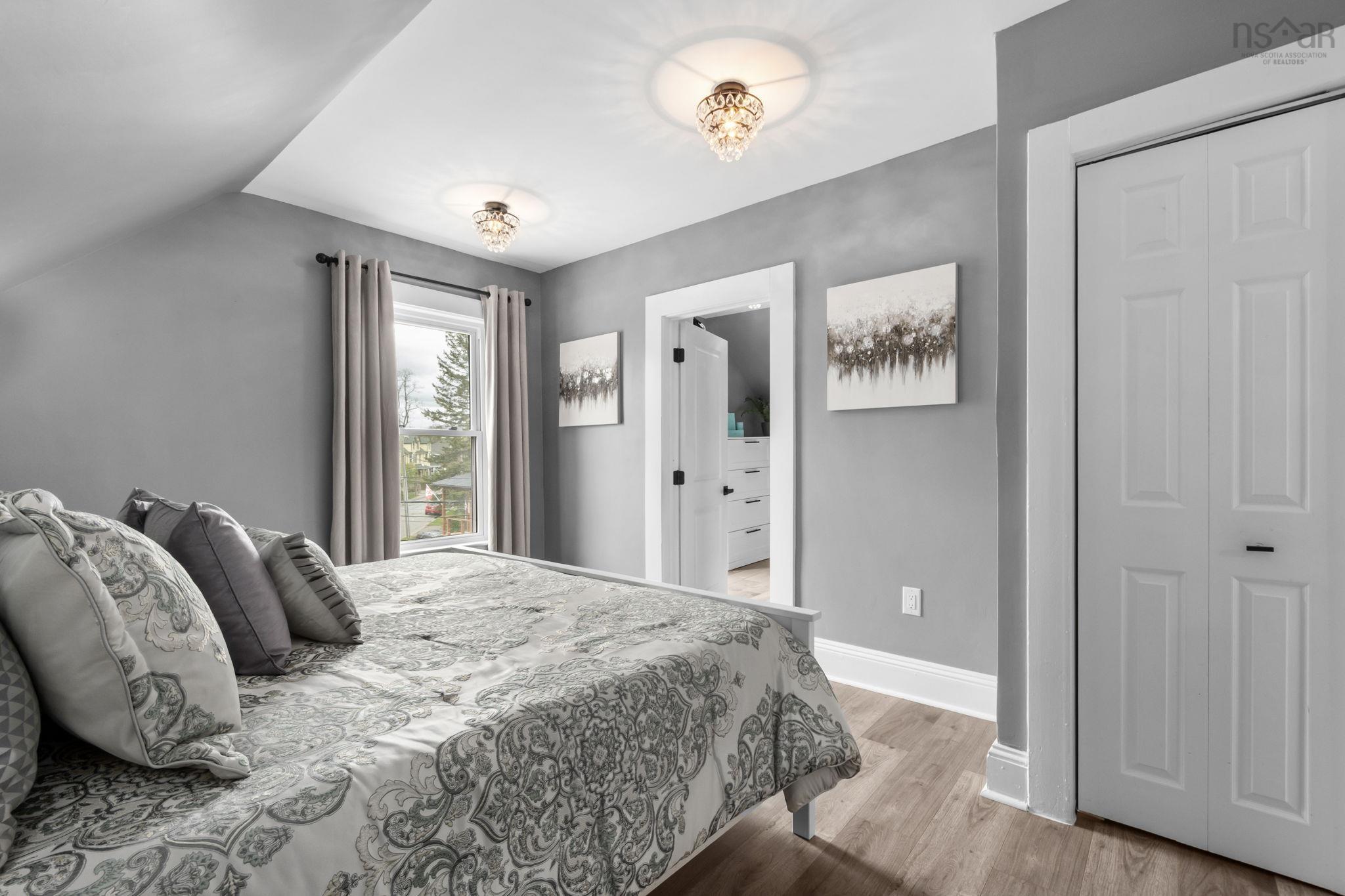 $499,900.00: 154 Chestnut Street, Windsor