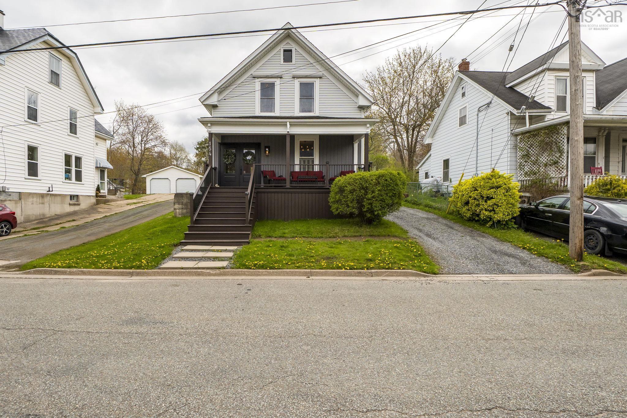 $499,900.00: 154 Chestnut Street, Windsor