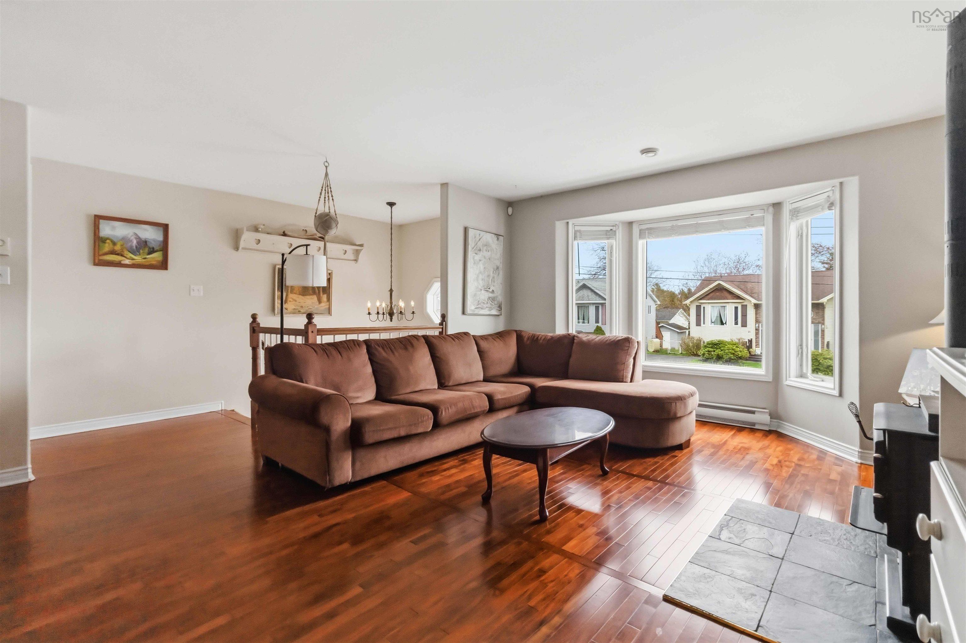 $414,900.00: 22 Hewer Crescent, Middle Sackville