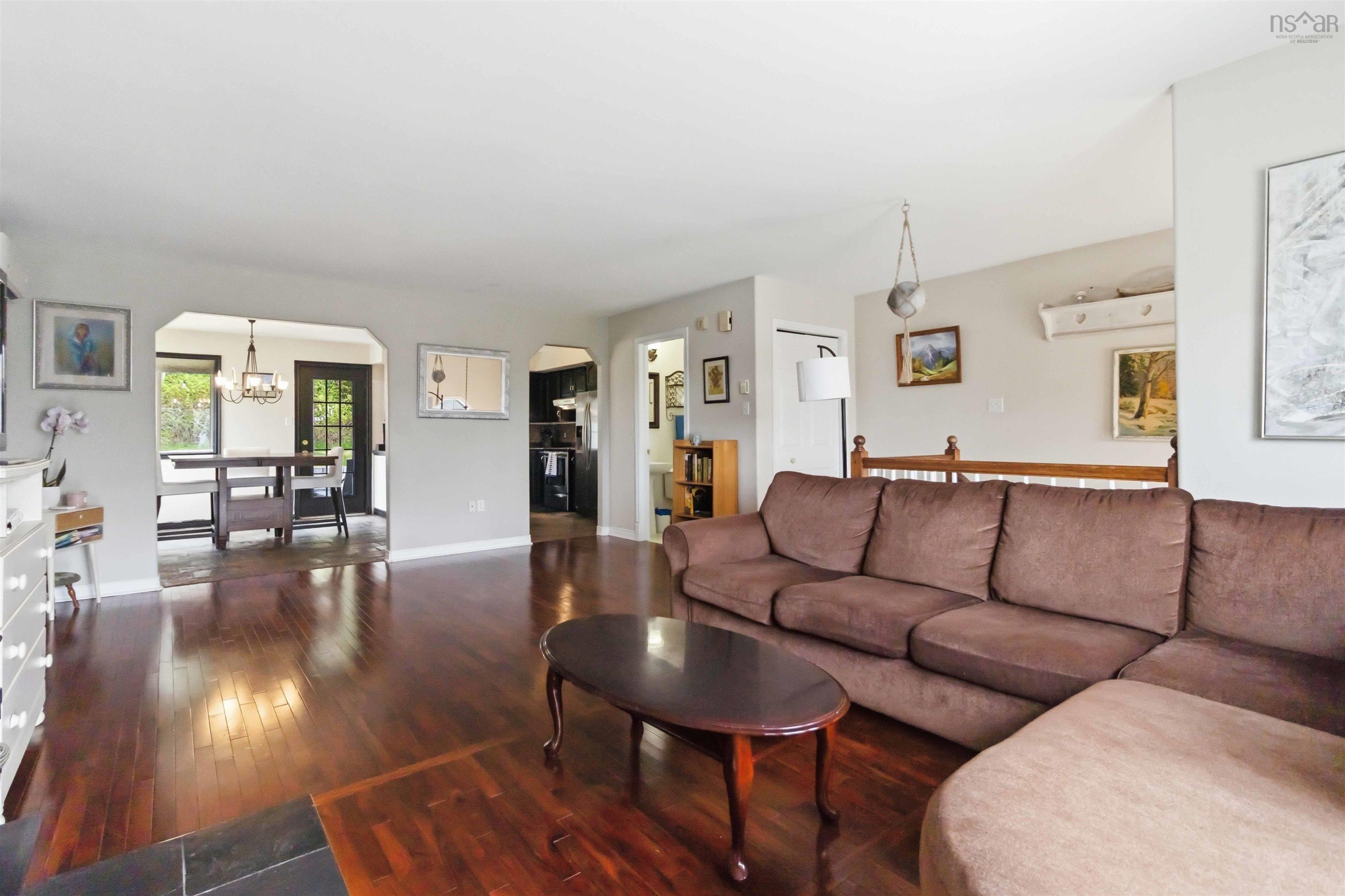 $414,900.00: 22 Hewer Crescent, Middle Sackville