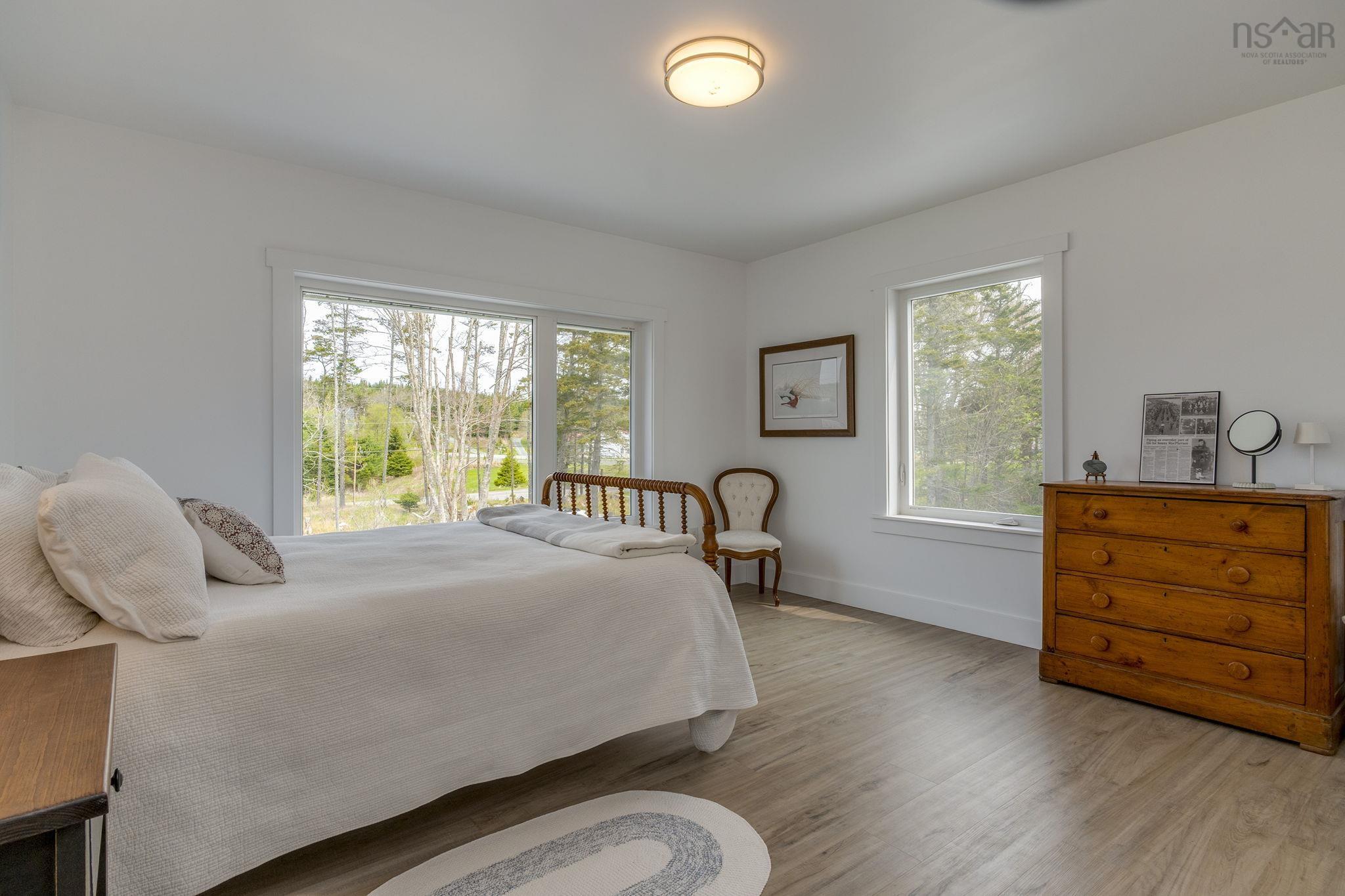 $889,900.00: 10380 hwy 7 Oyster Pond, Oyster Pond