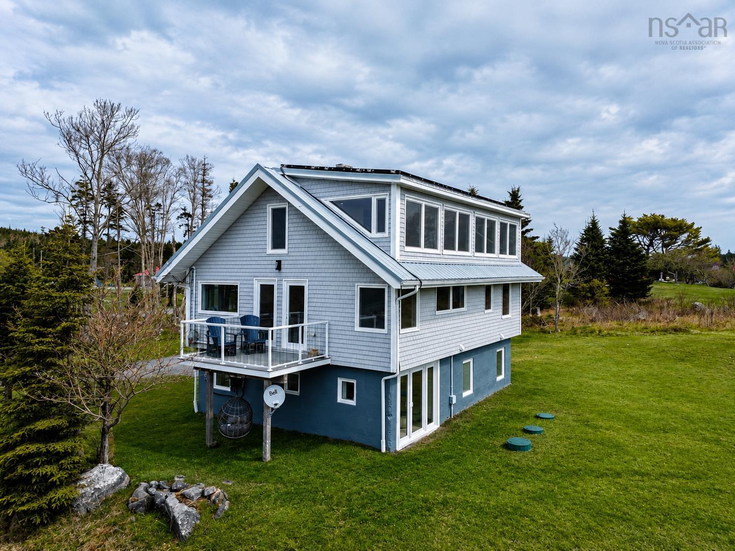 $889,900.00: 10380 hwy 7 Oyster Pond, Oyster Pond