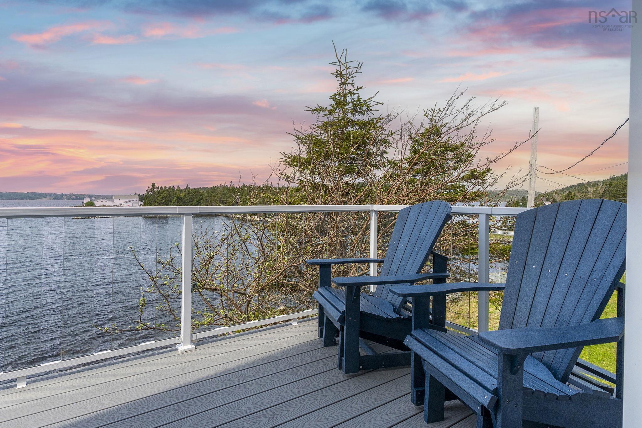 $889,900.00: 10380 hwy 7 Oyster Pond, Oyster Pond