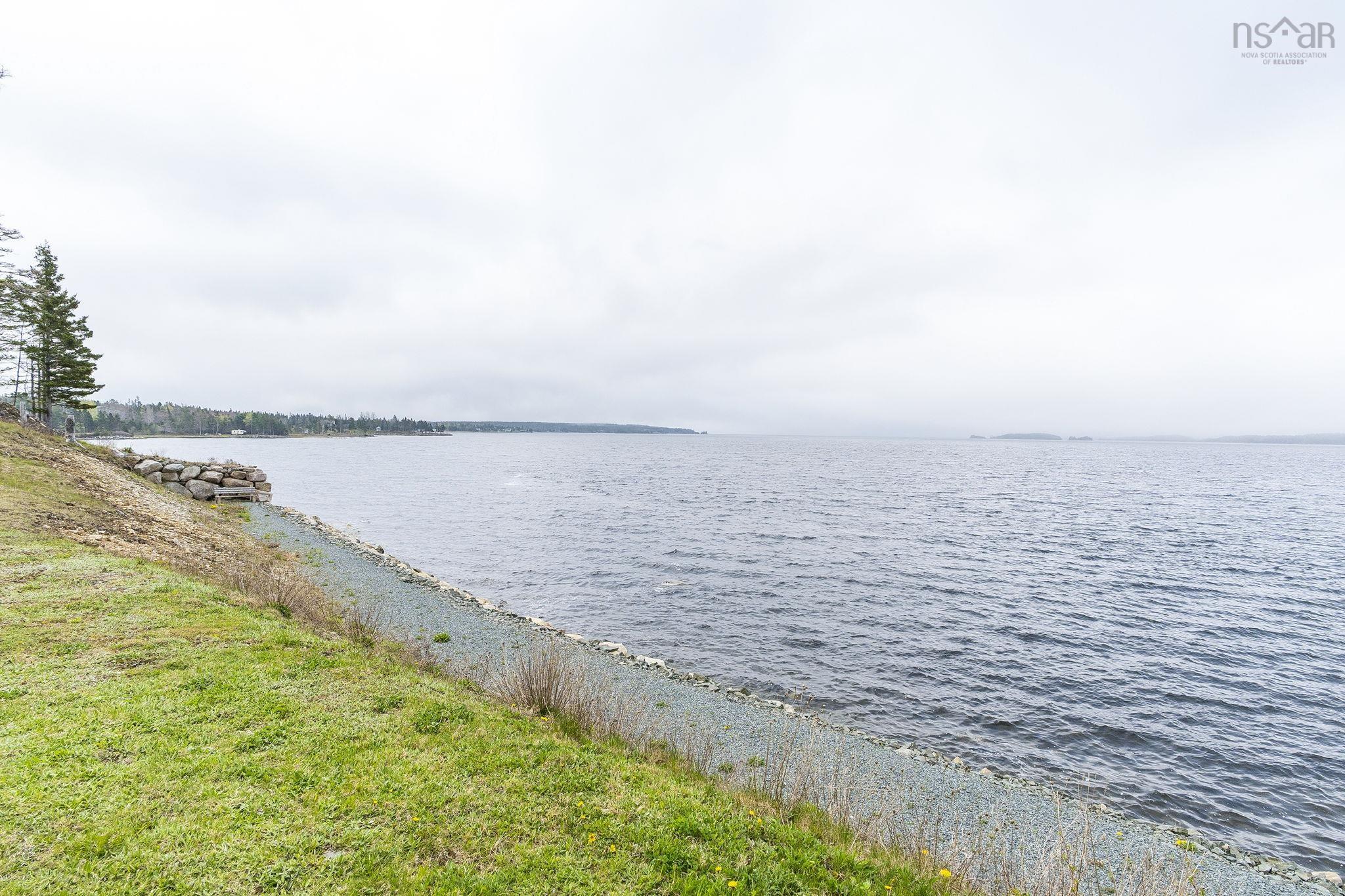 $889,900.00: 10380 hwy 7 Oyster Pond, Oyster Pond