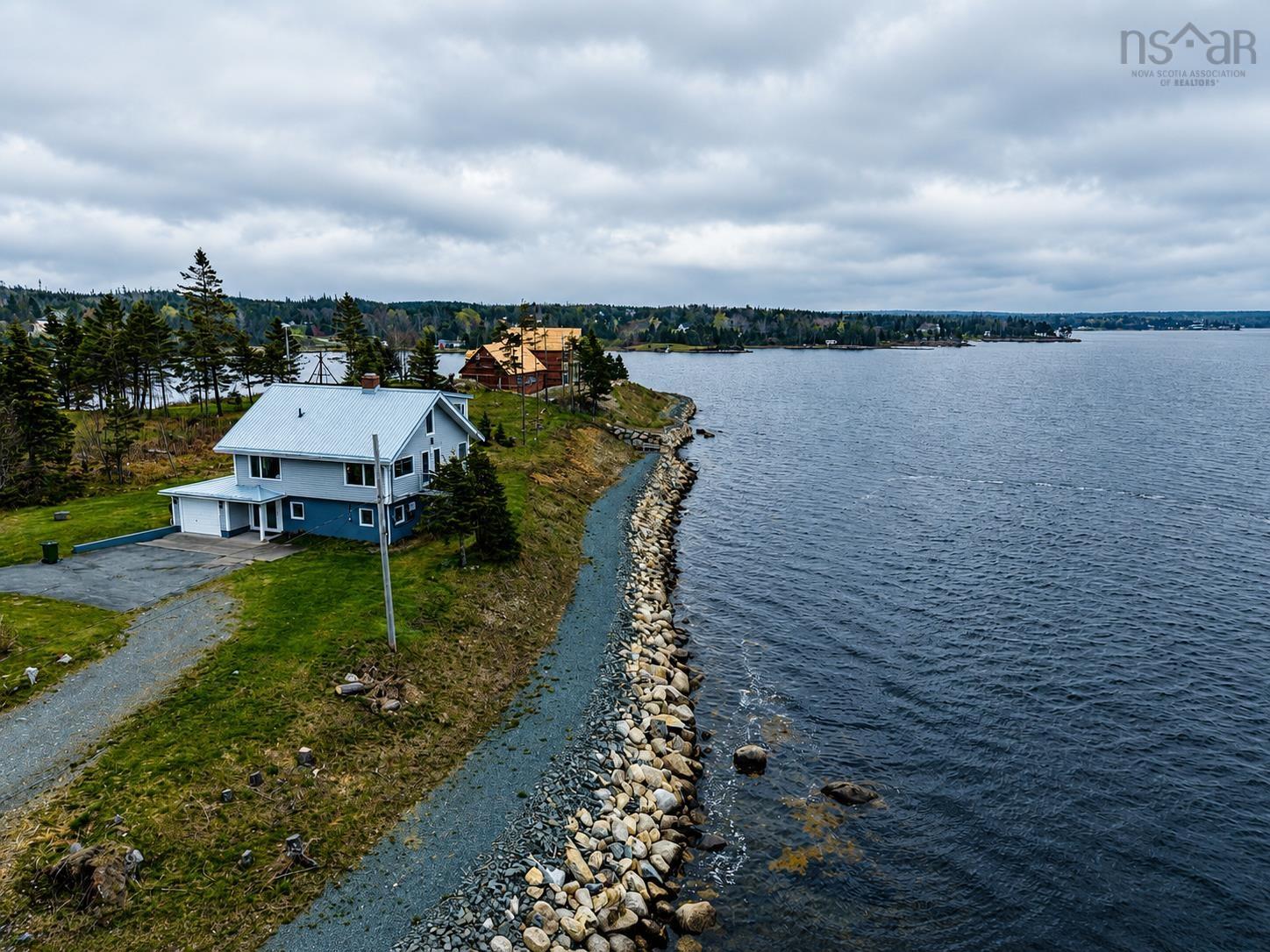 $889,900.00: 10380 hwy 7 Oyster Pond, Oyster Pond