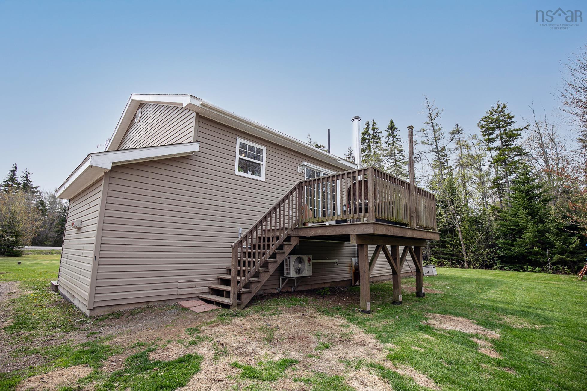$479,900.00: 1223 Southampton Road, West Amherst