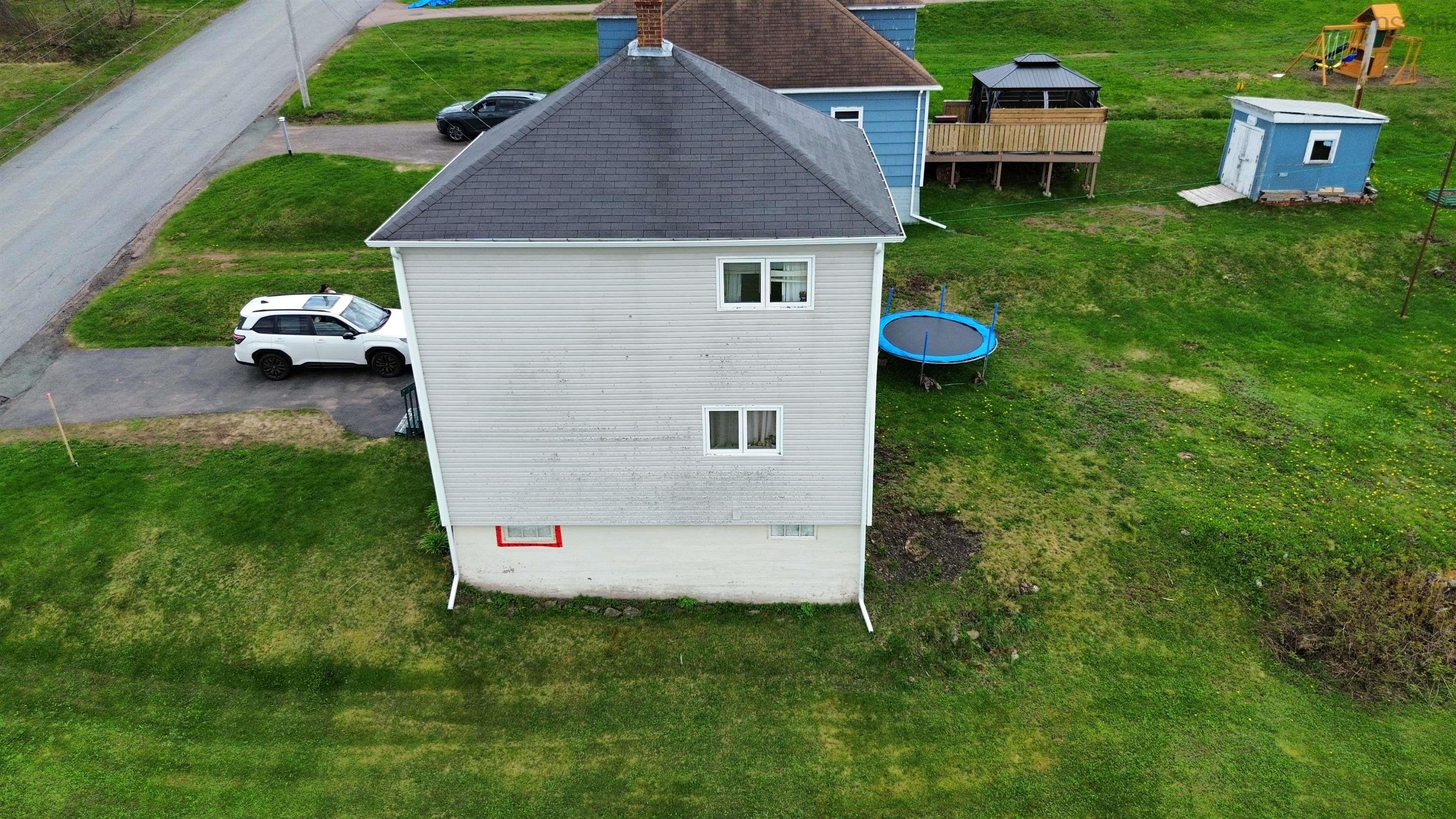 $159,000.00: 70 Wolsley, Springhill