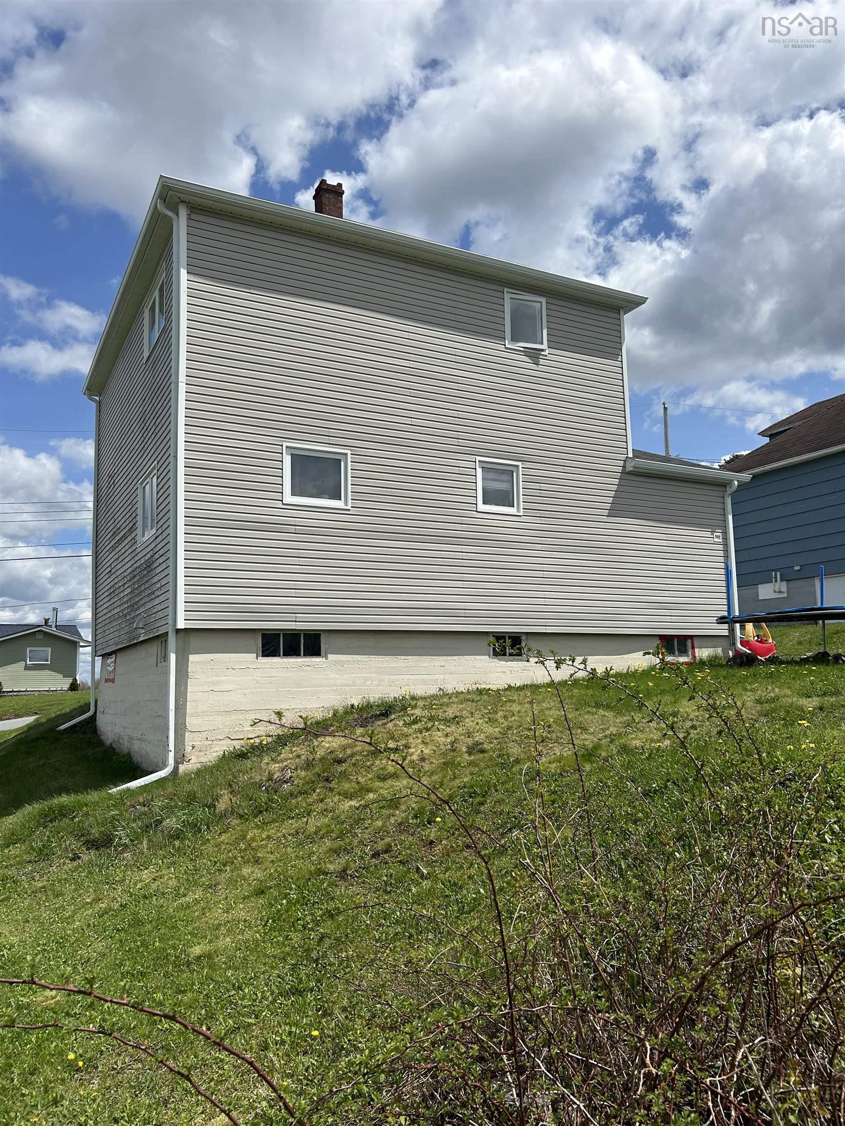 $159,000.00: 70 Wolsley, Springhill