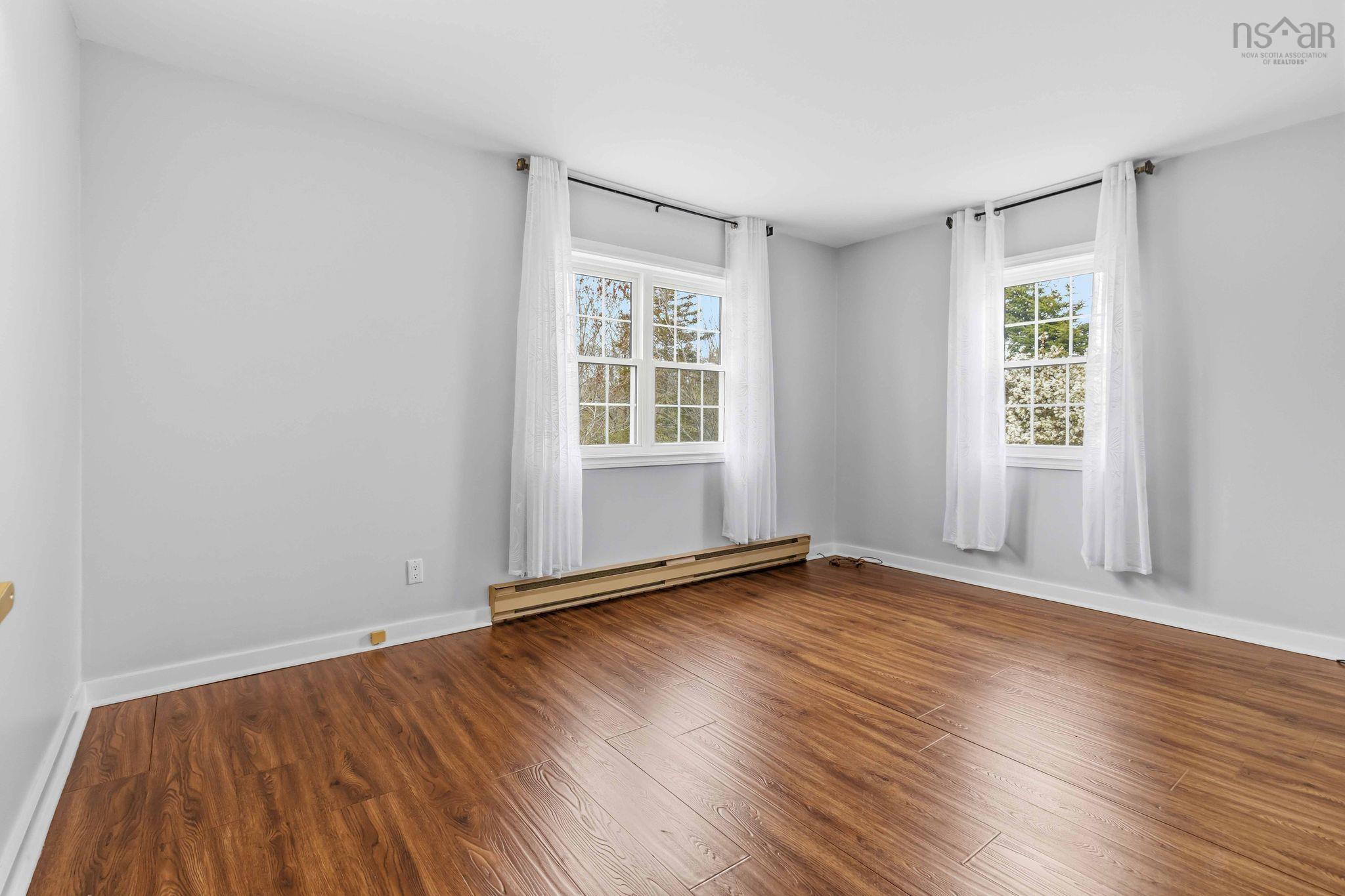 $649,000.00: 6642 Highway 3, Hunts Point