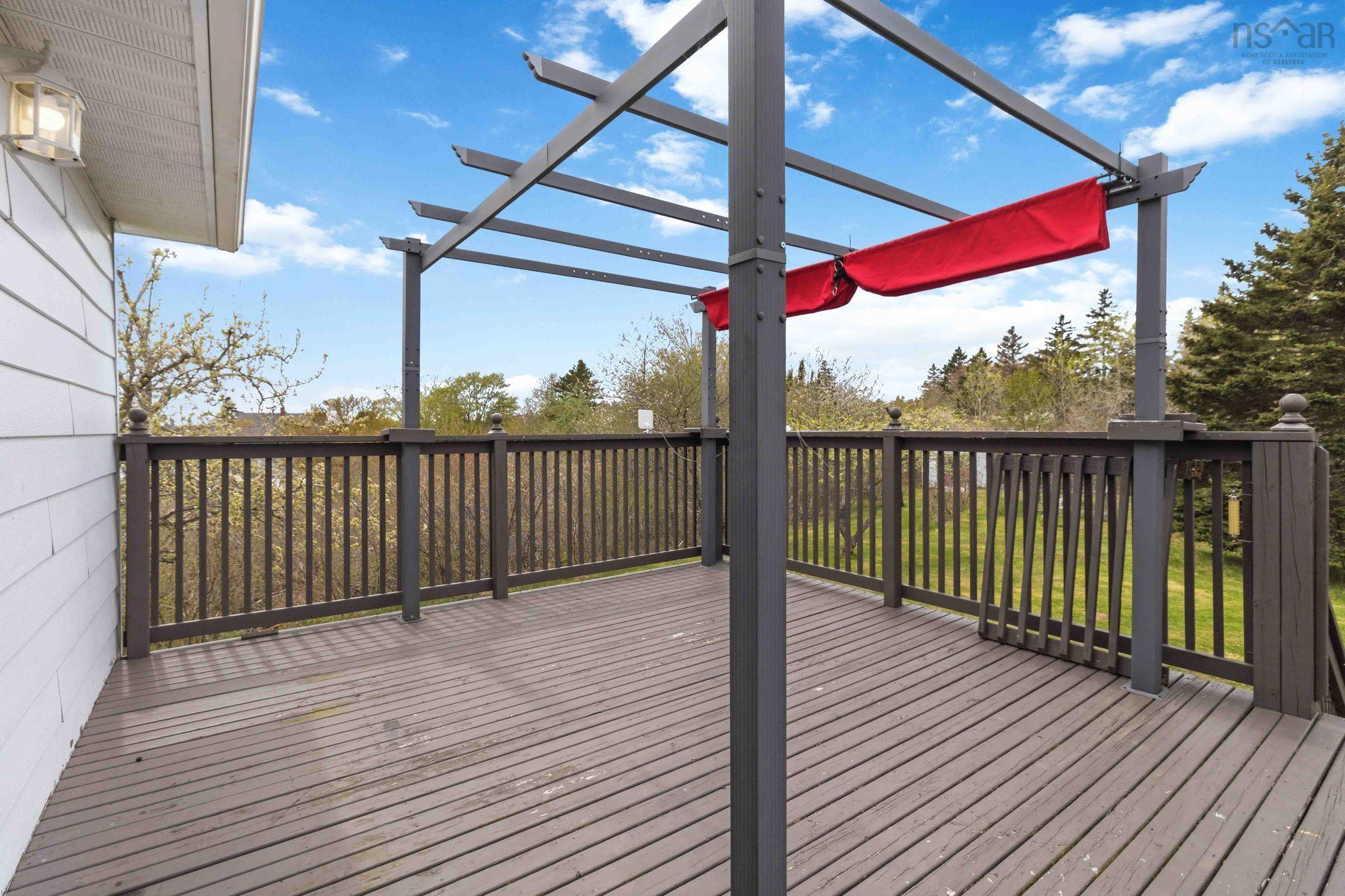 $649,000.00: 6642 Highway 3, Hunts Point