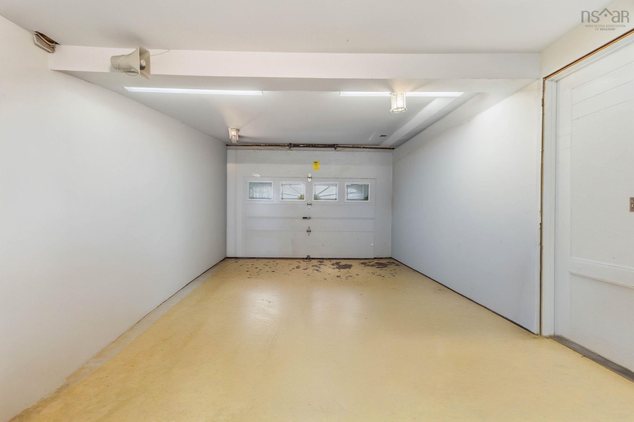 $649,000.00: 6642 Highway 3, Hunts Point
