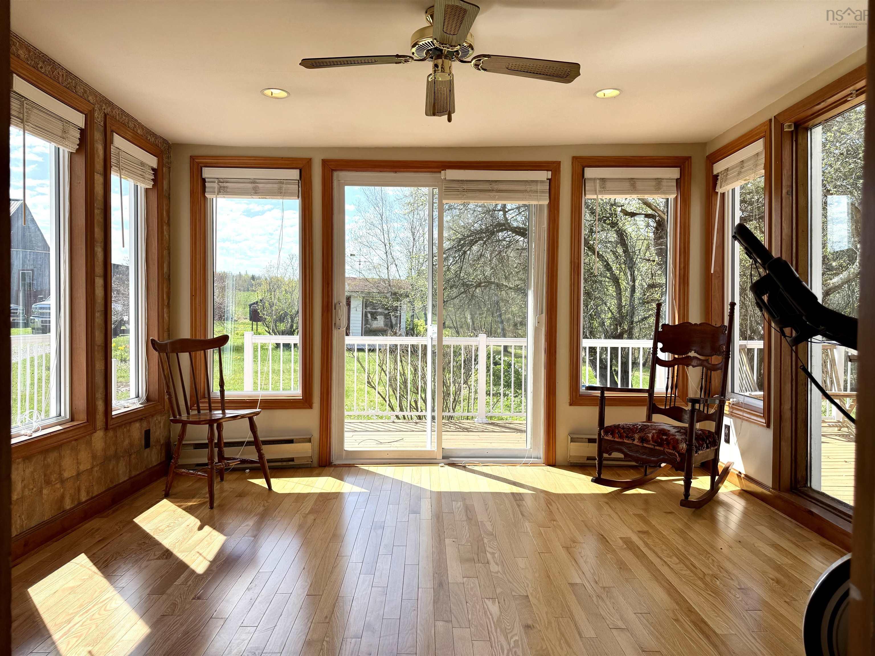 $379,900.00: 2242 6 Highway, Truemanville