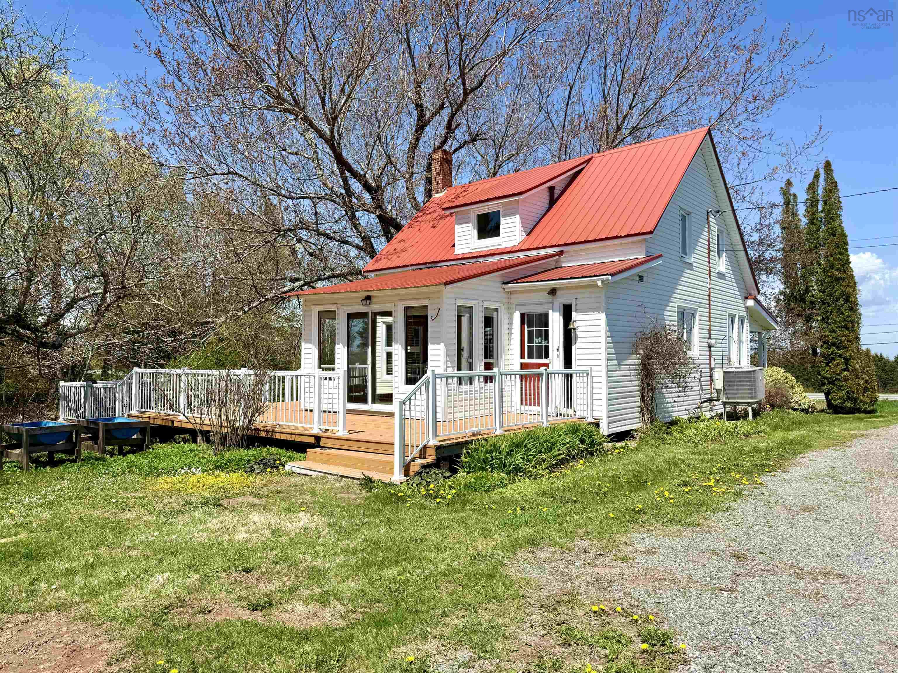 $379,900.00: 2242 6 Highway, Truemanville