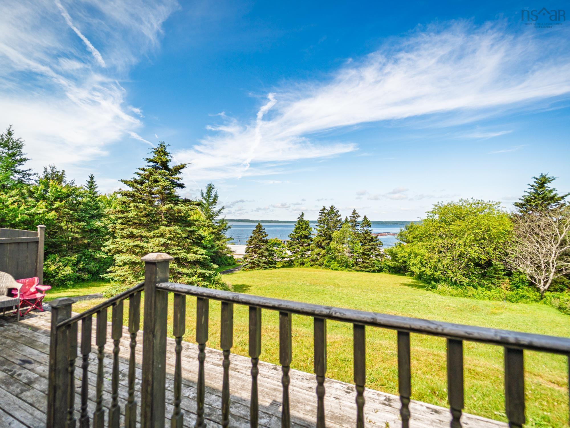 $375,000.00: 887 Sandy Point Road, Sandy Point