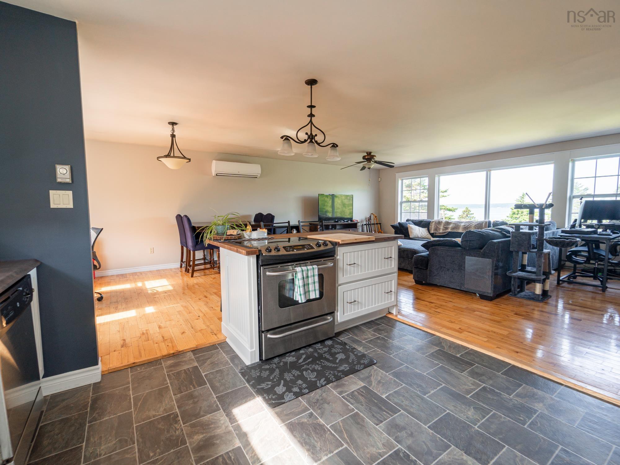 $375,000.00: 887 Sandy Point Road, Sandy Point