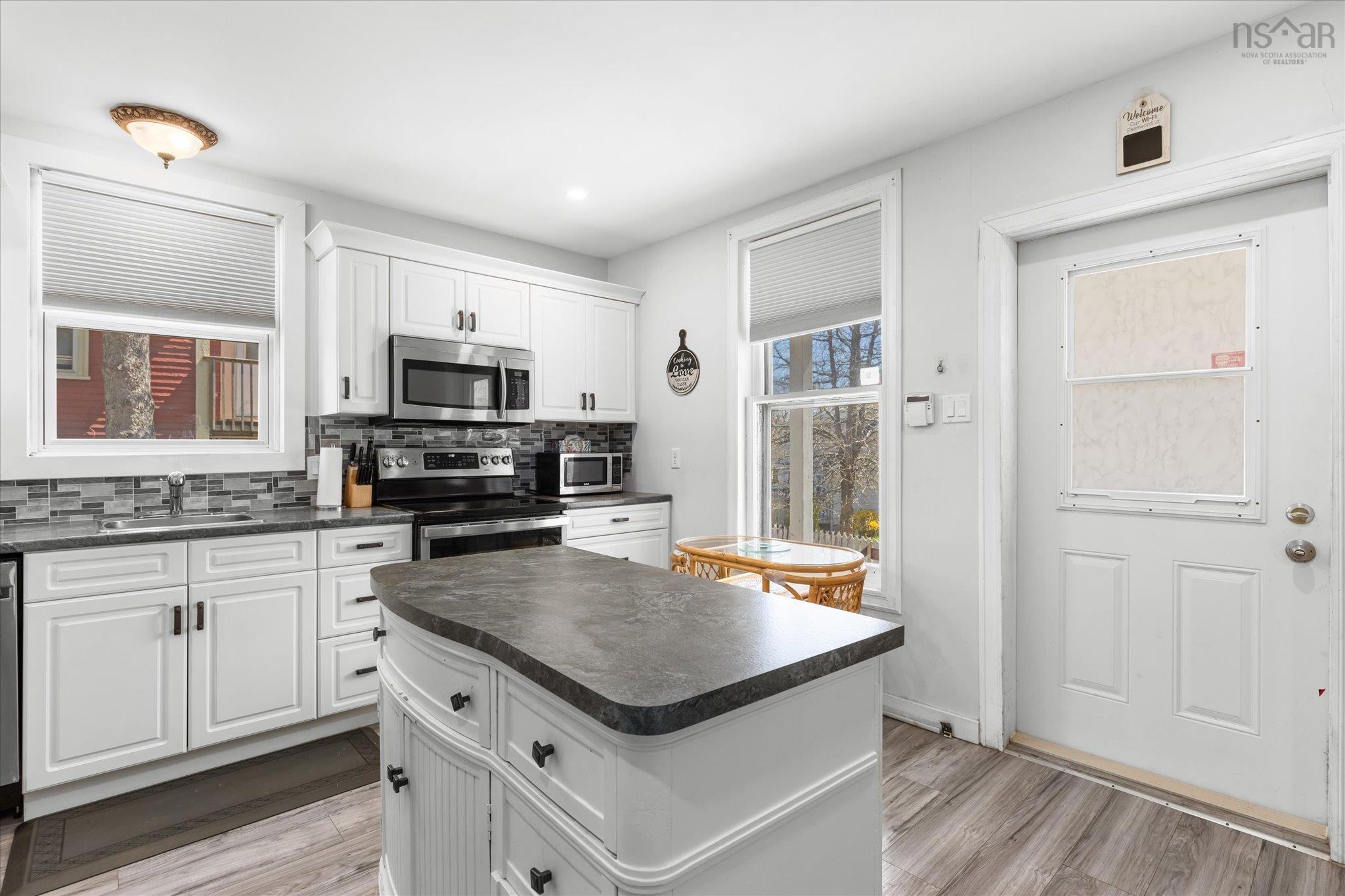 $649,900.00: 99 Dufferin Street, Bridgewater