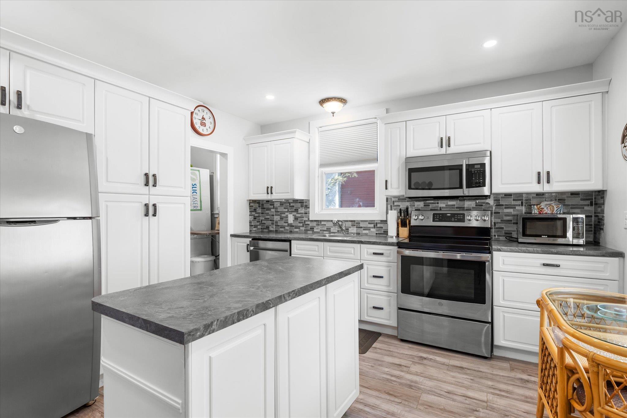 $649,900.00: 99 Dufferin Street, Bridgewater