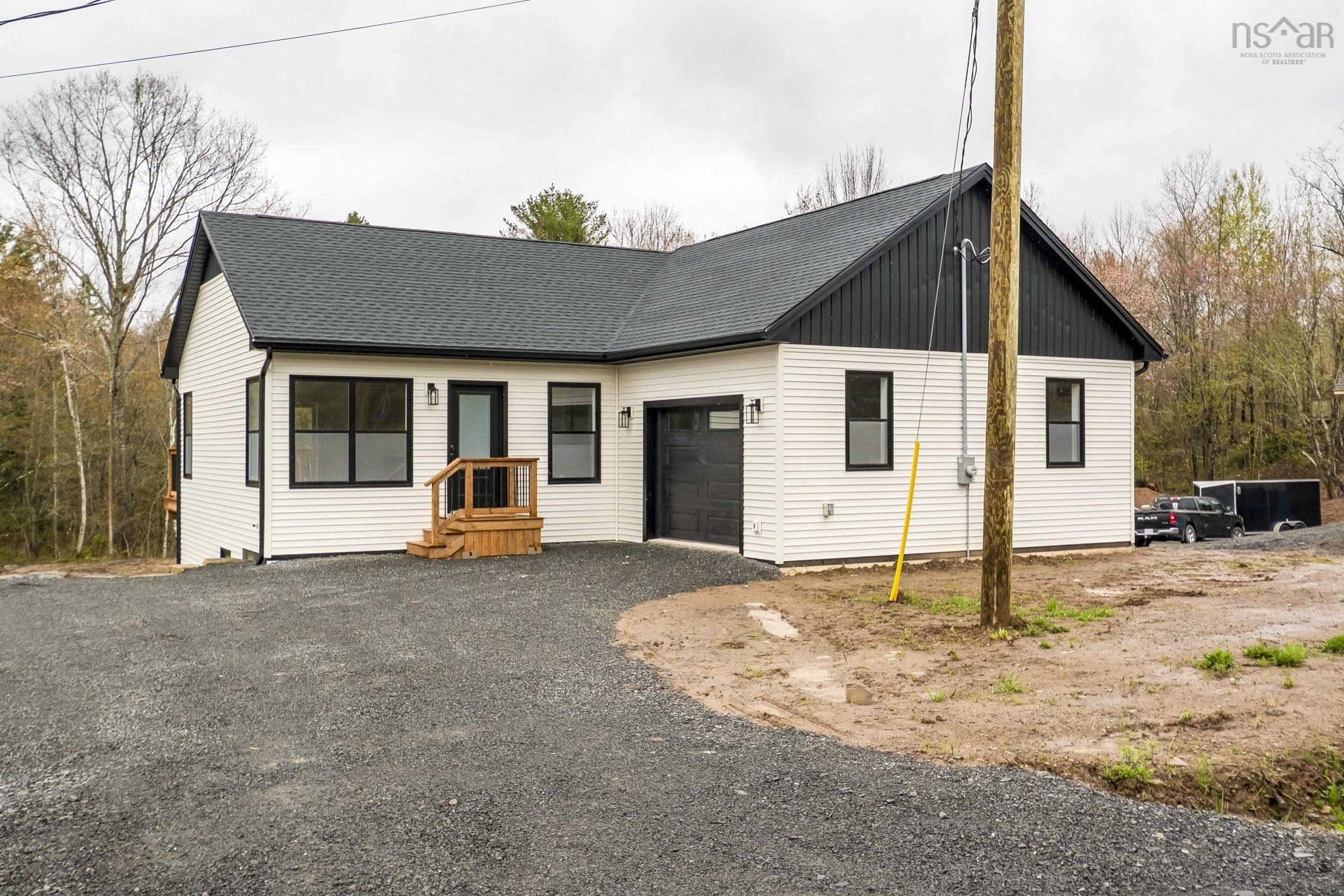 $699,900.00: 396 Falmouth Back Road, Falmouth