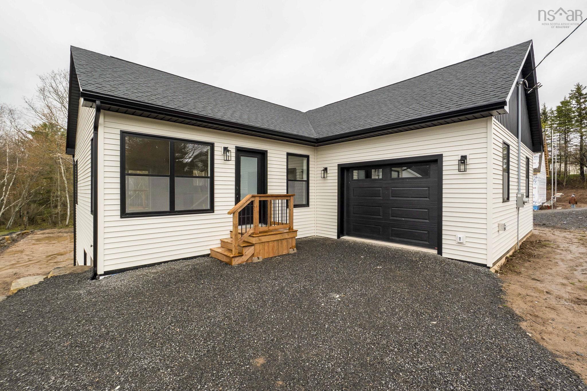 $699,900.00: 396 Falmouth Back Road, Falmouth