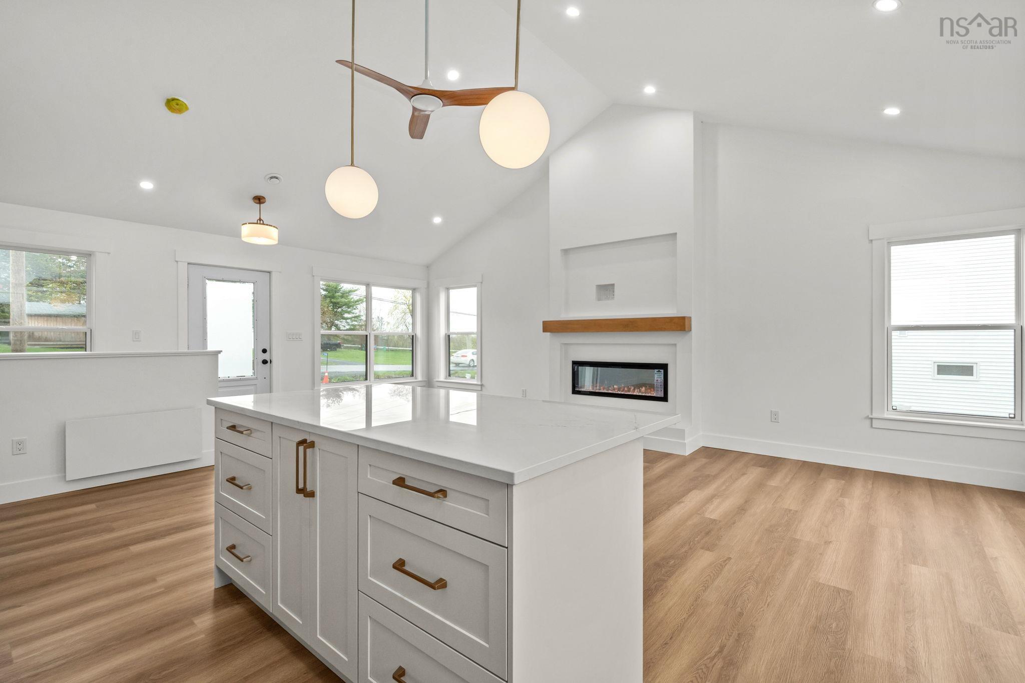 $699,900.00: 396 Falmouth Back Road, Falmouth
