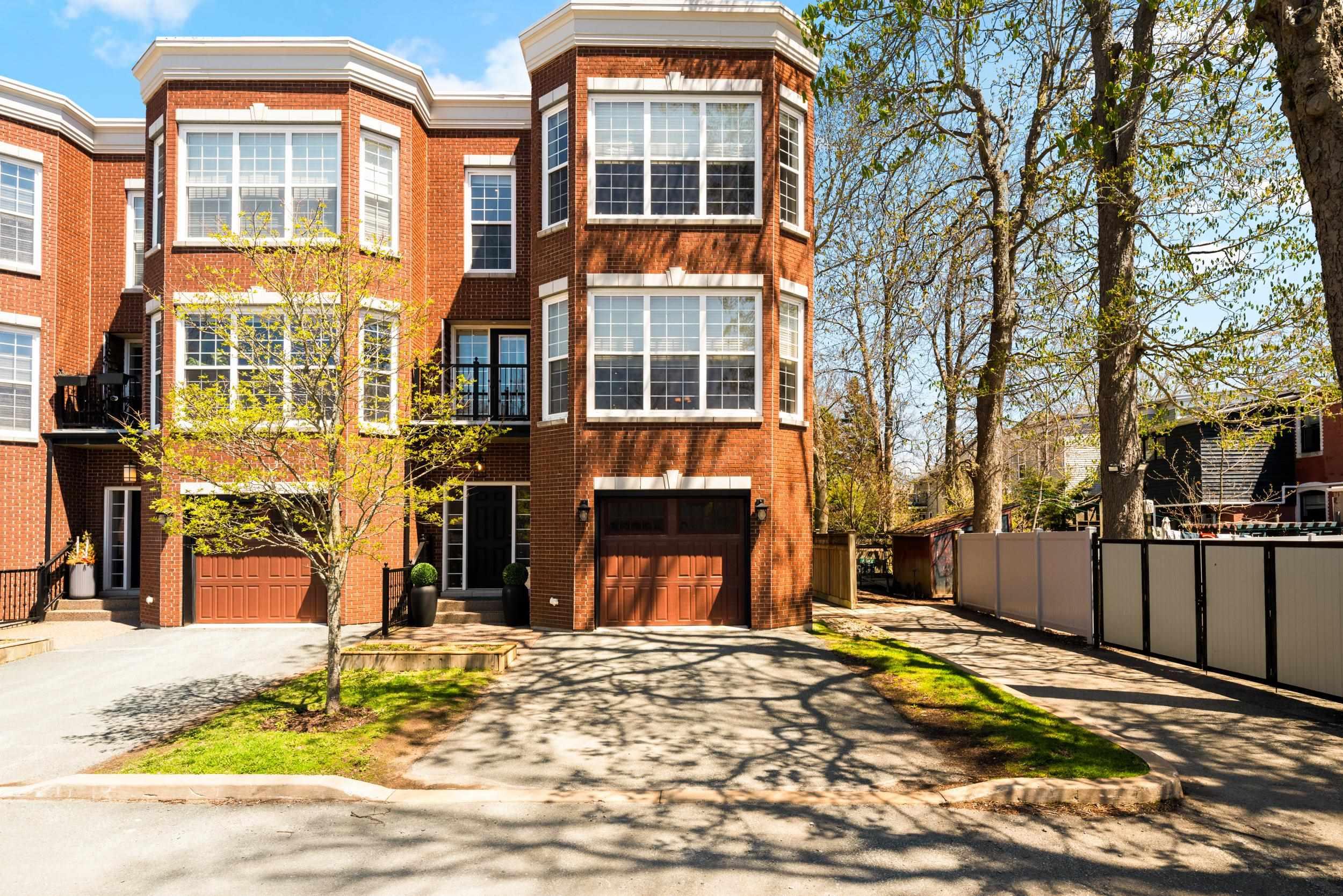 $1,350,000.00: 1727 Cadmus Court, Halifax