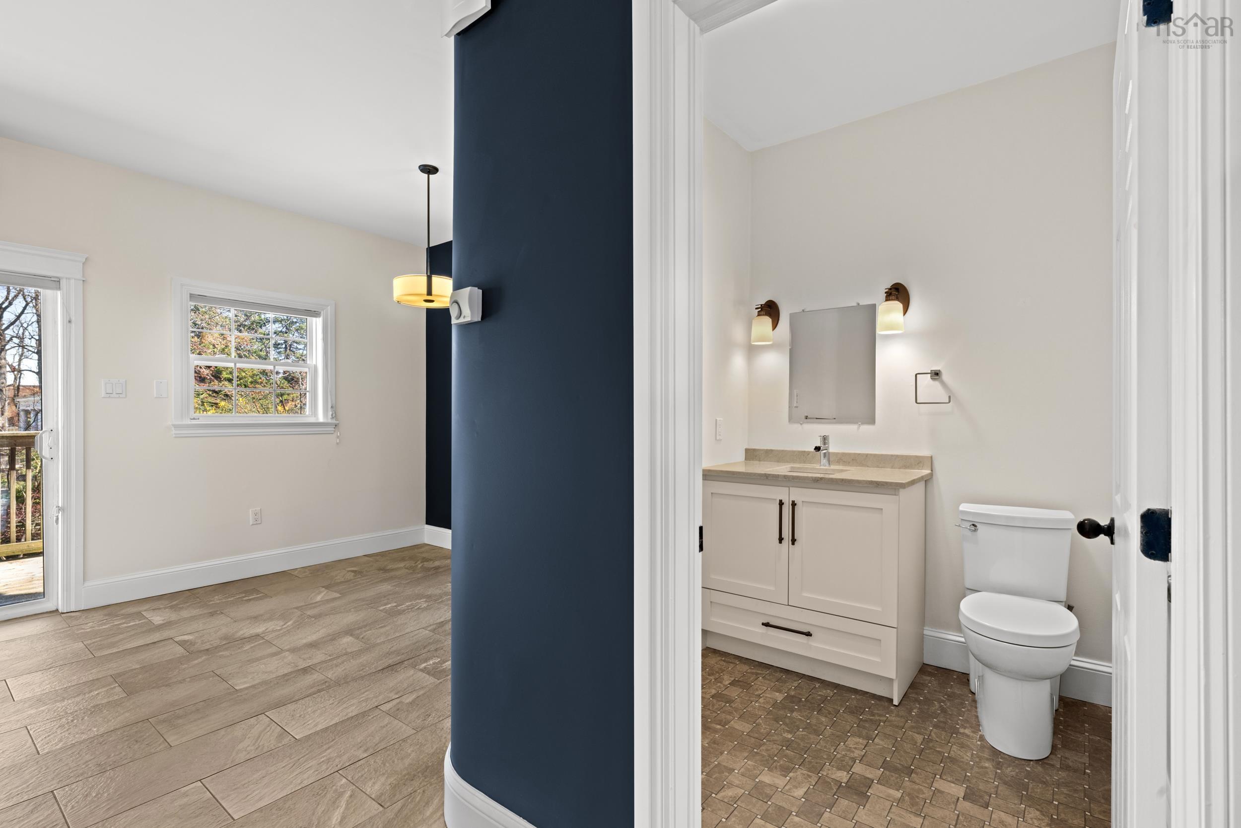 $1,350,000.00: 1727 Cadmus Court, Halifax