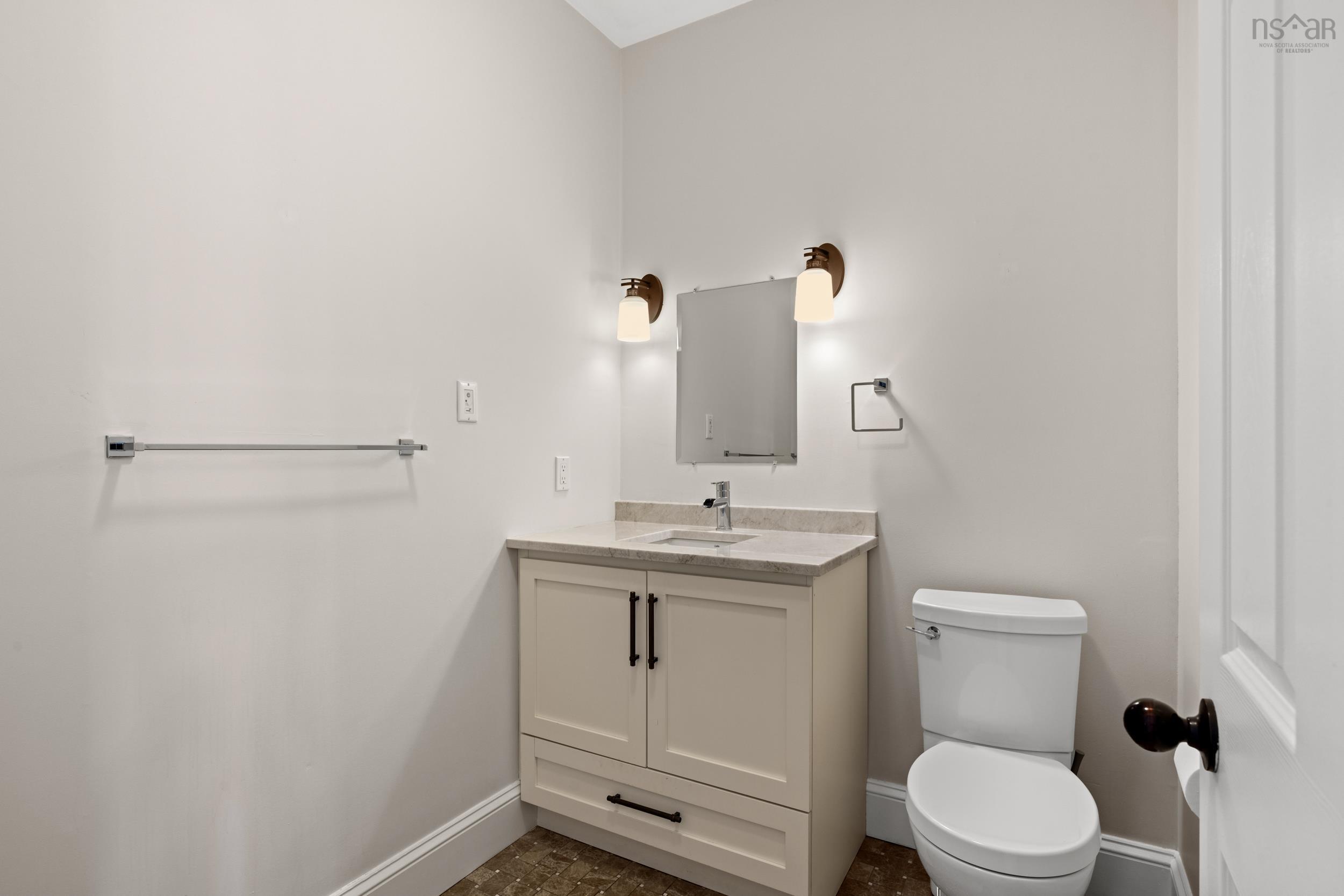 $1,350,000.00: 1727 Cadmus Court, Halifax