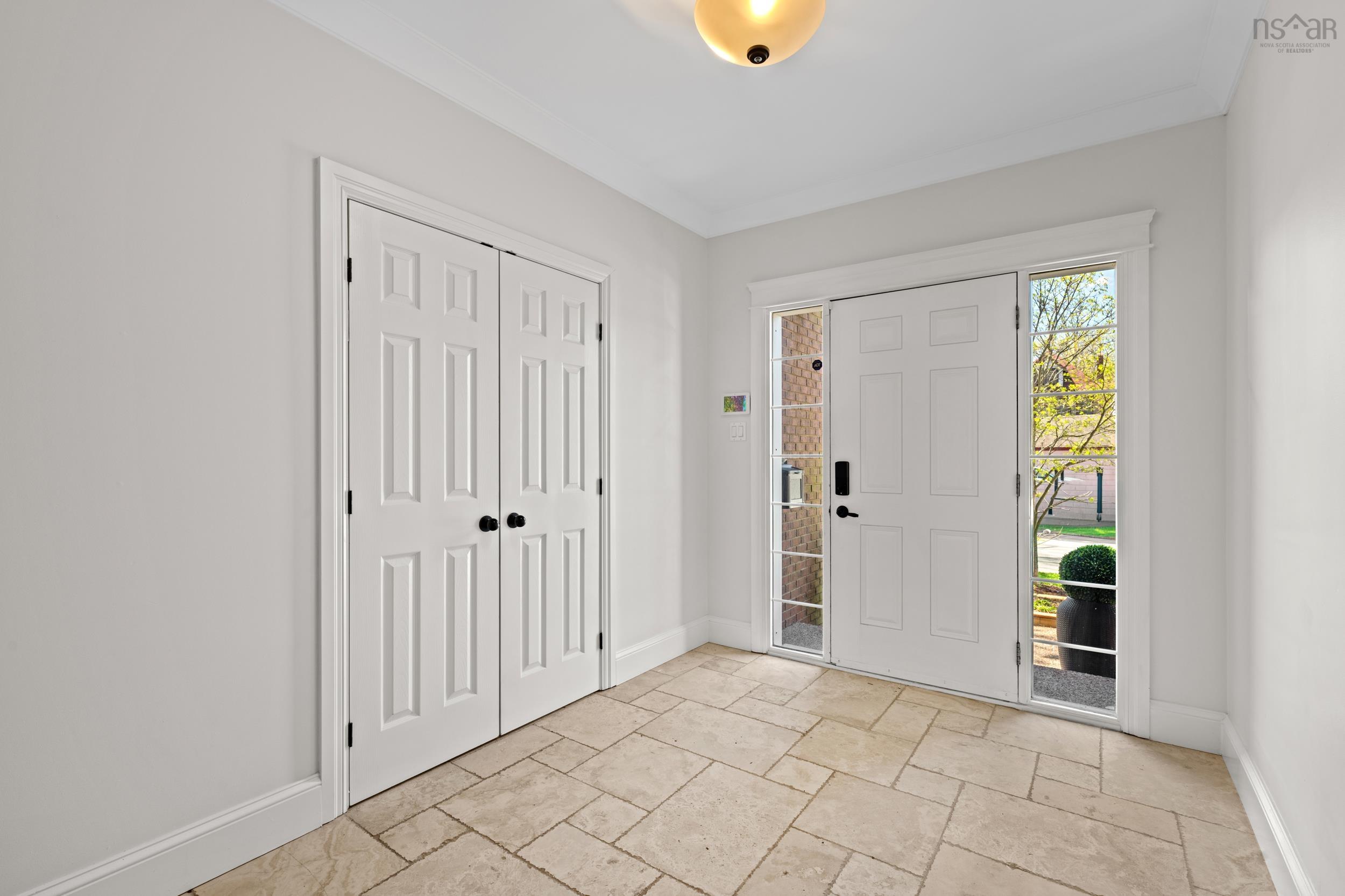 $1,350,000.00: 1727 Cadmus Court, Halifax