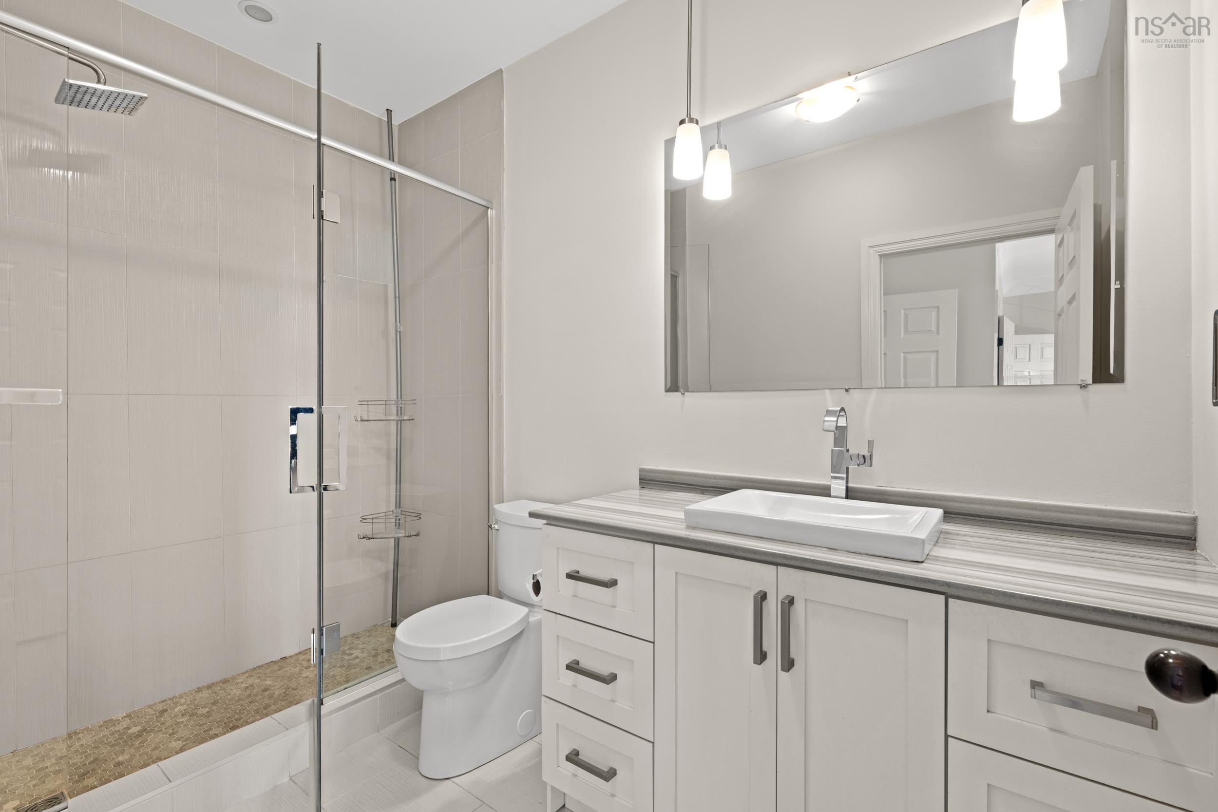 $1,350,000.00: 1727 Cadmus Court, Halifax