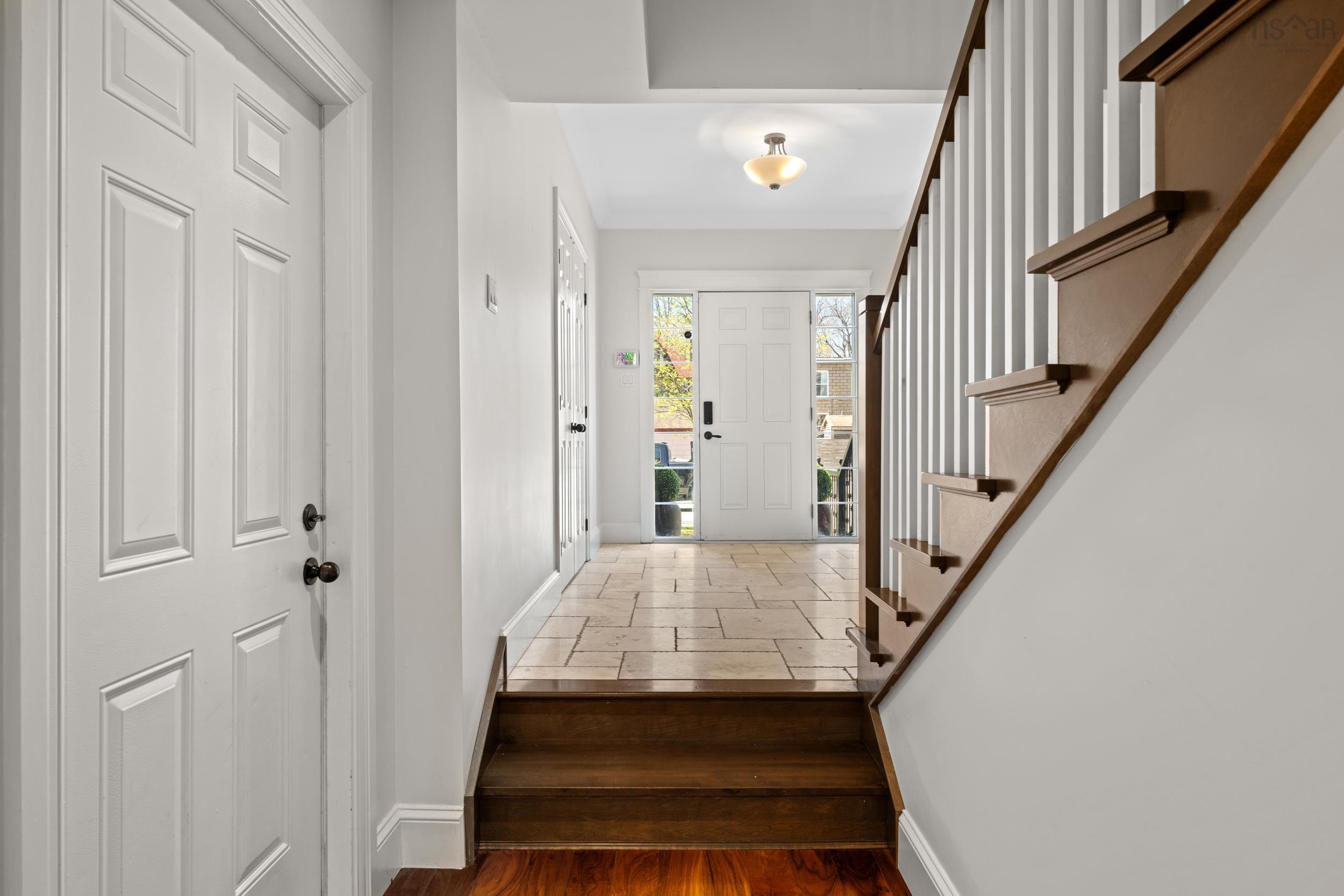$1,350,000.00: 1727 Cadmus Court, Halifax