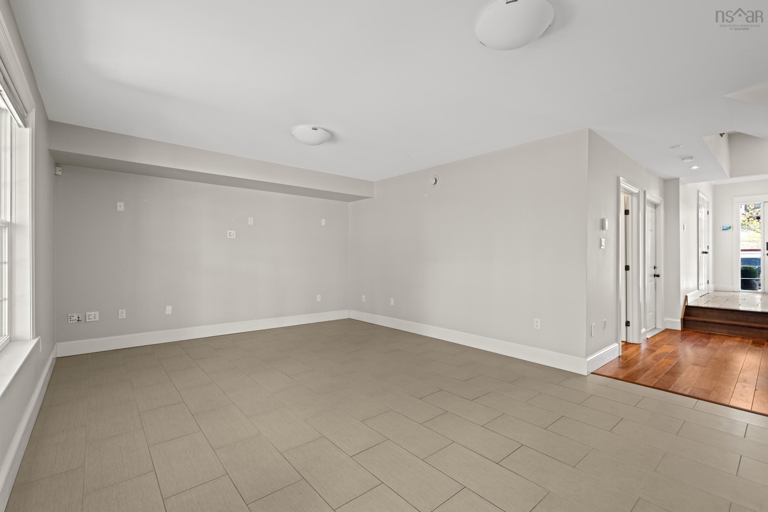 $1,350,000.00: 1727 Cadmus Court, Halifax
