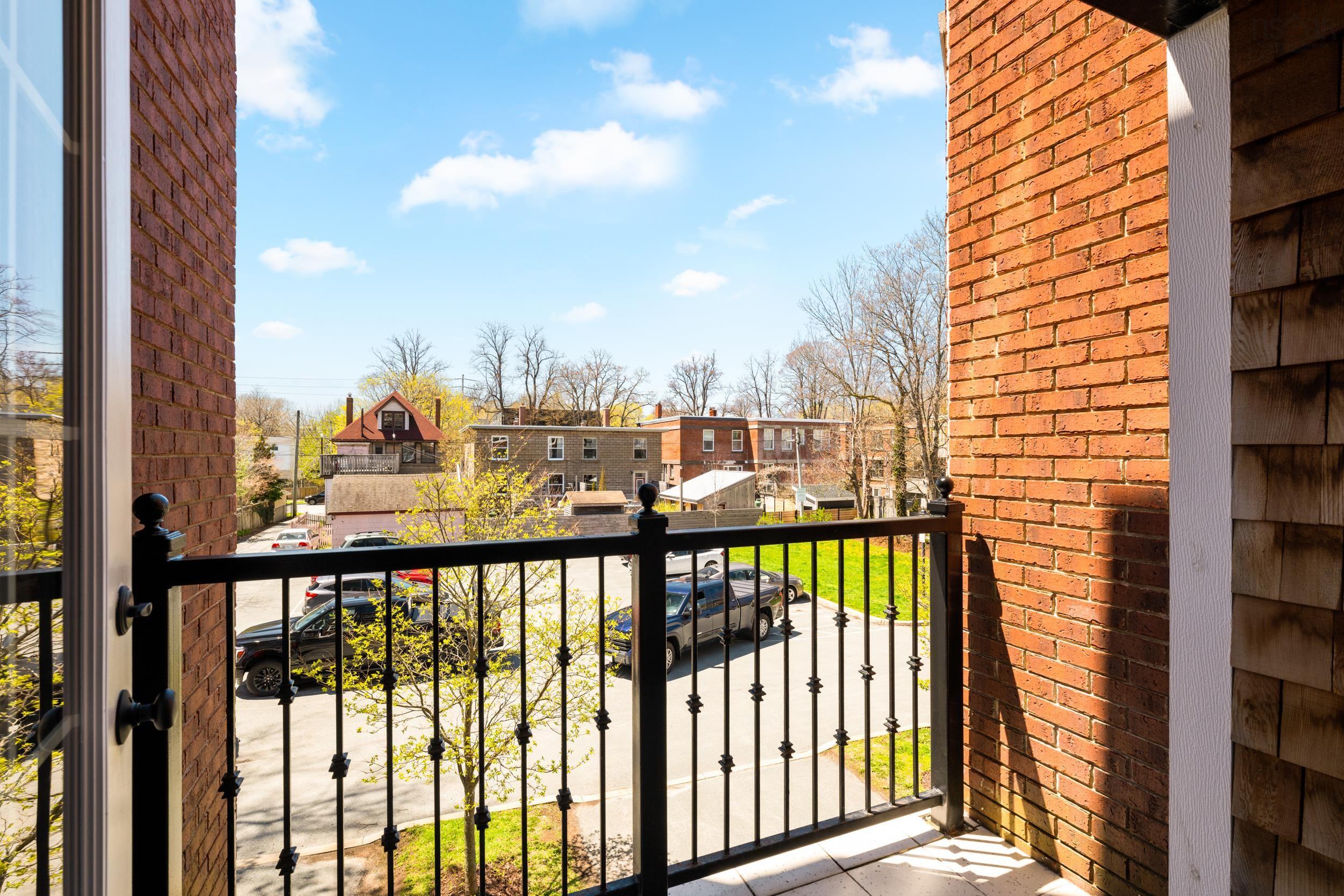 $1,350,000.00: 1727 Cadmus Court, Halifax