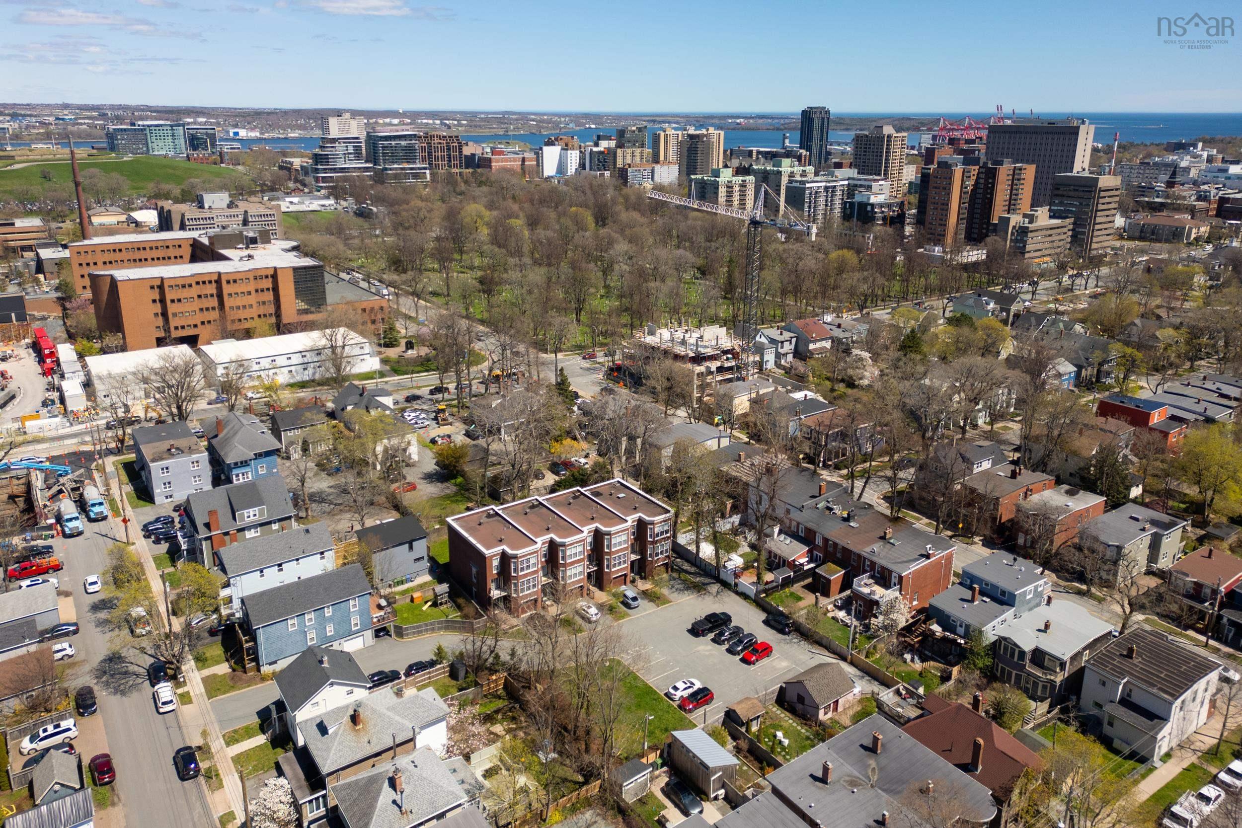 $1,350,000.00: 1727 Cadmus Court, Halifax
