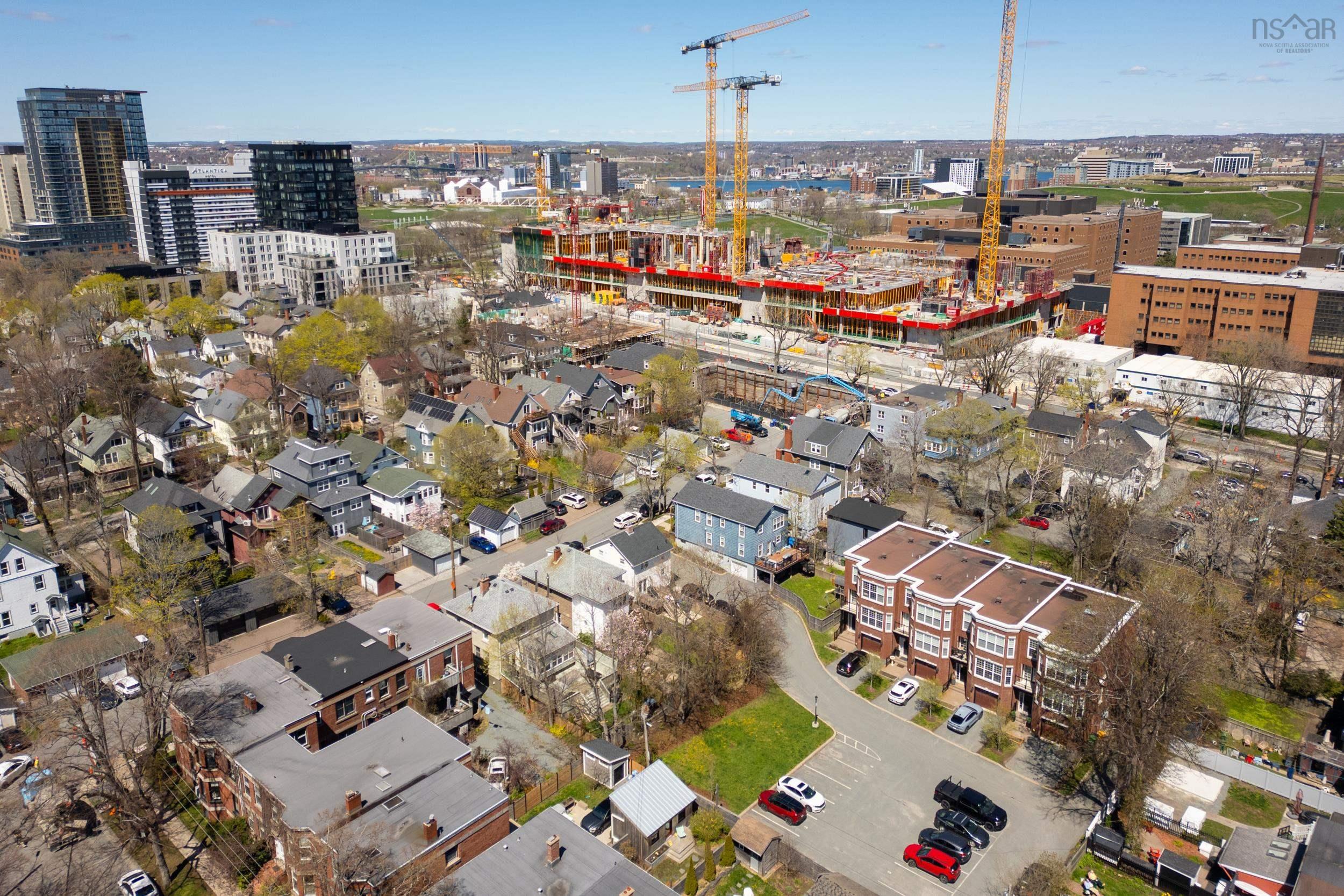 $1,350,000.00: 1727 Cadmus Court, Halifax