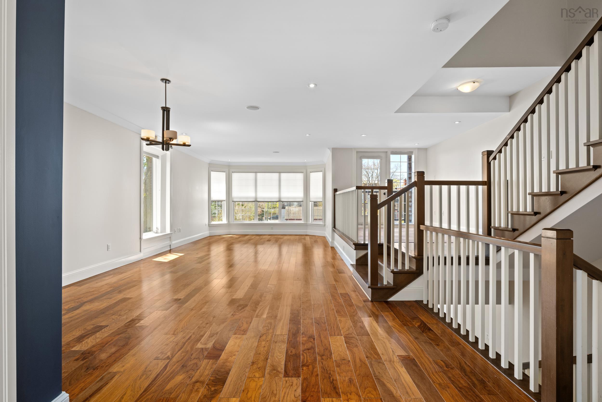 $1,350,000.00: 1727 Cadmus Court, Halifax