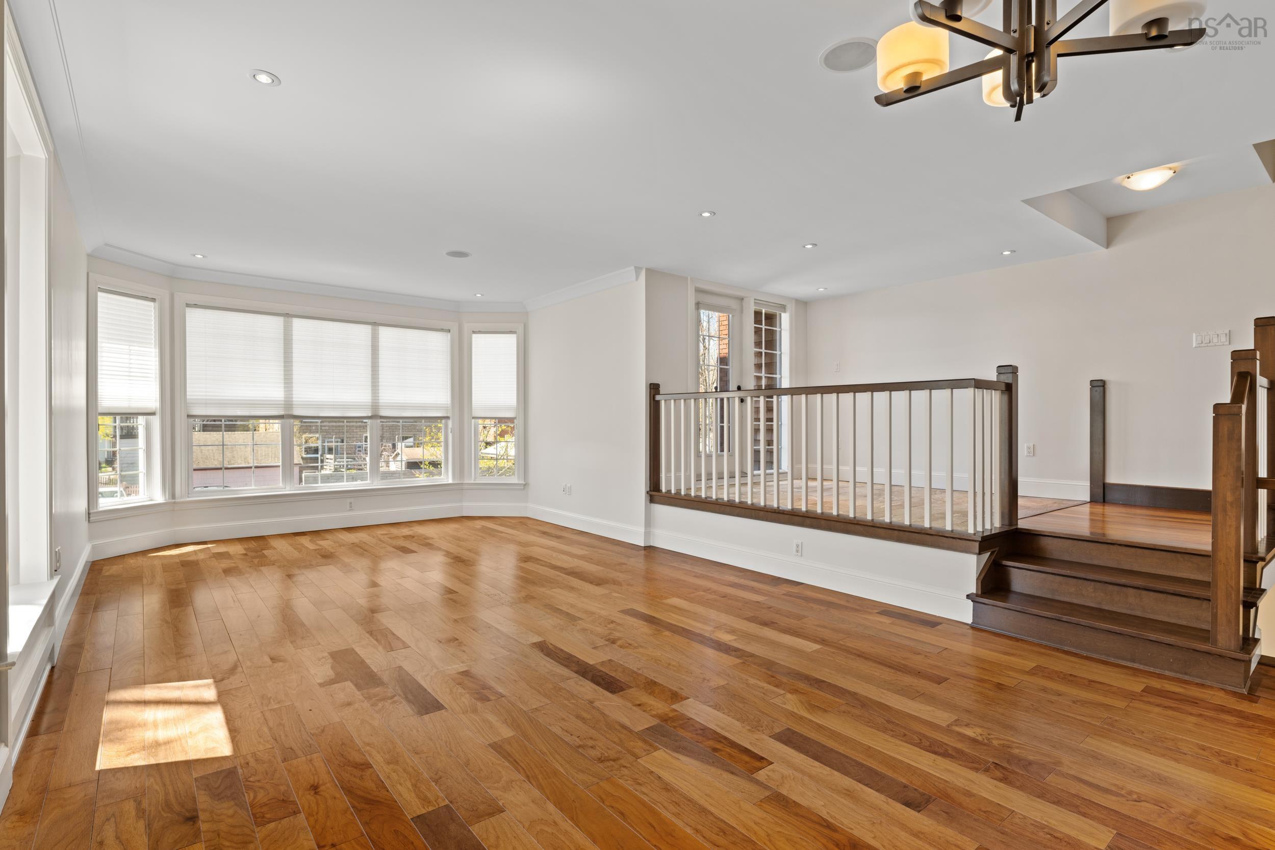 $1,350,000.00: 1727 Cadmus Court, Halifax