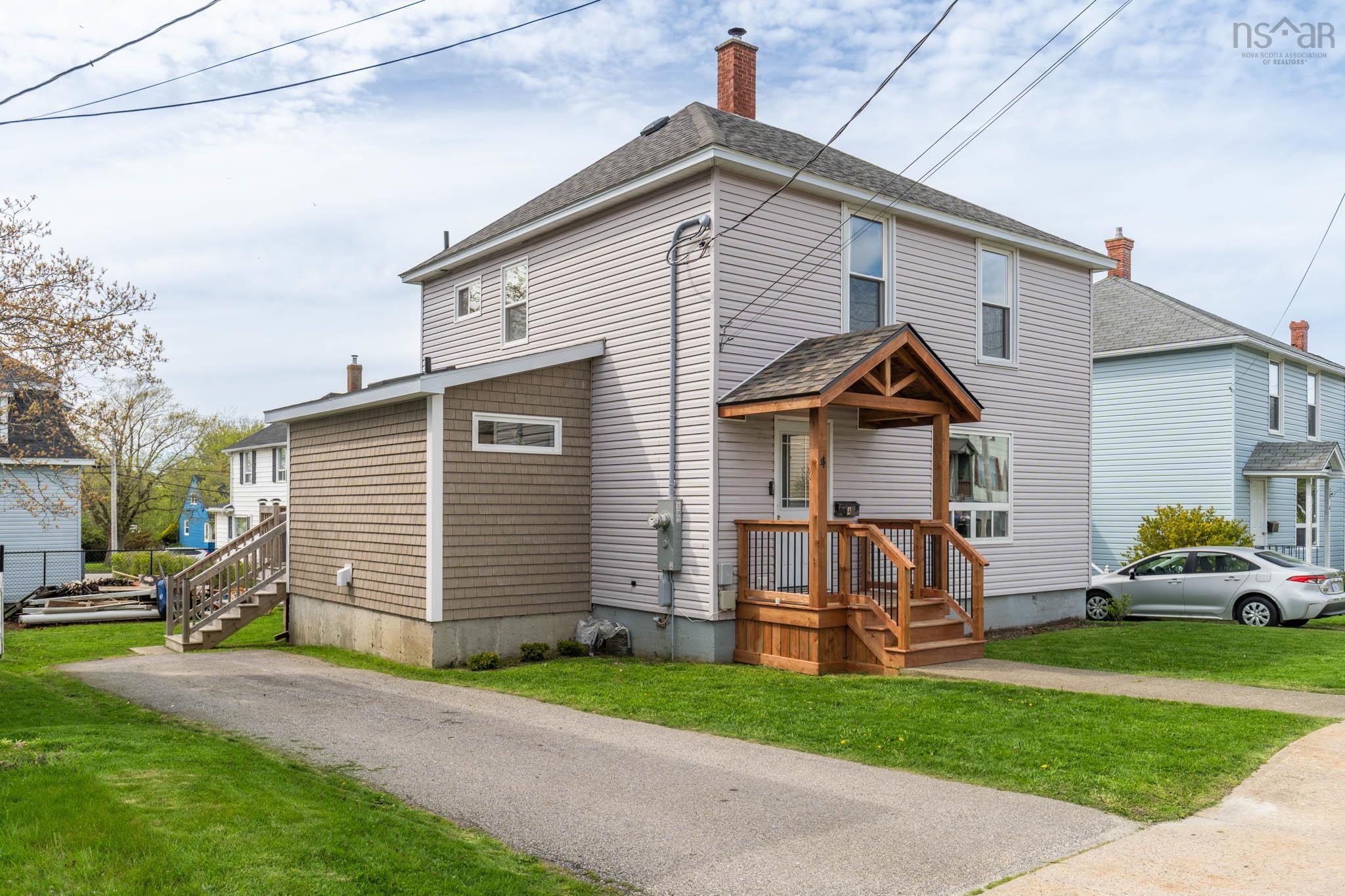 $329,900.00: 4 Carol Avenue, Yarmouth