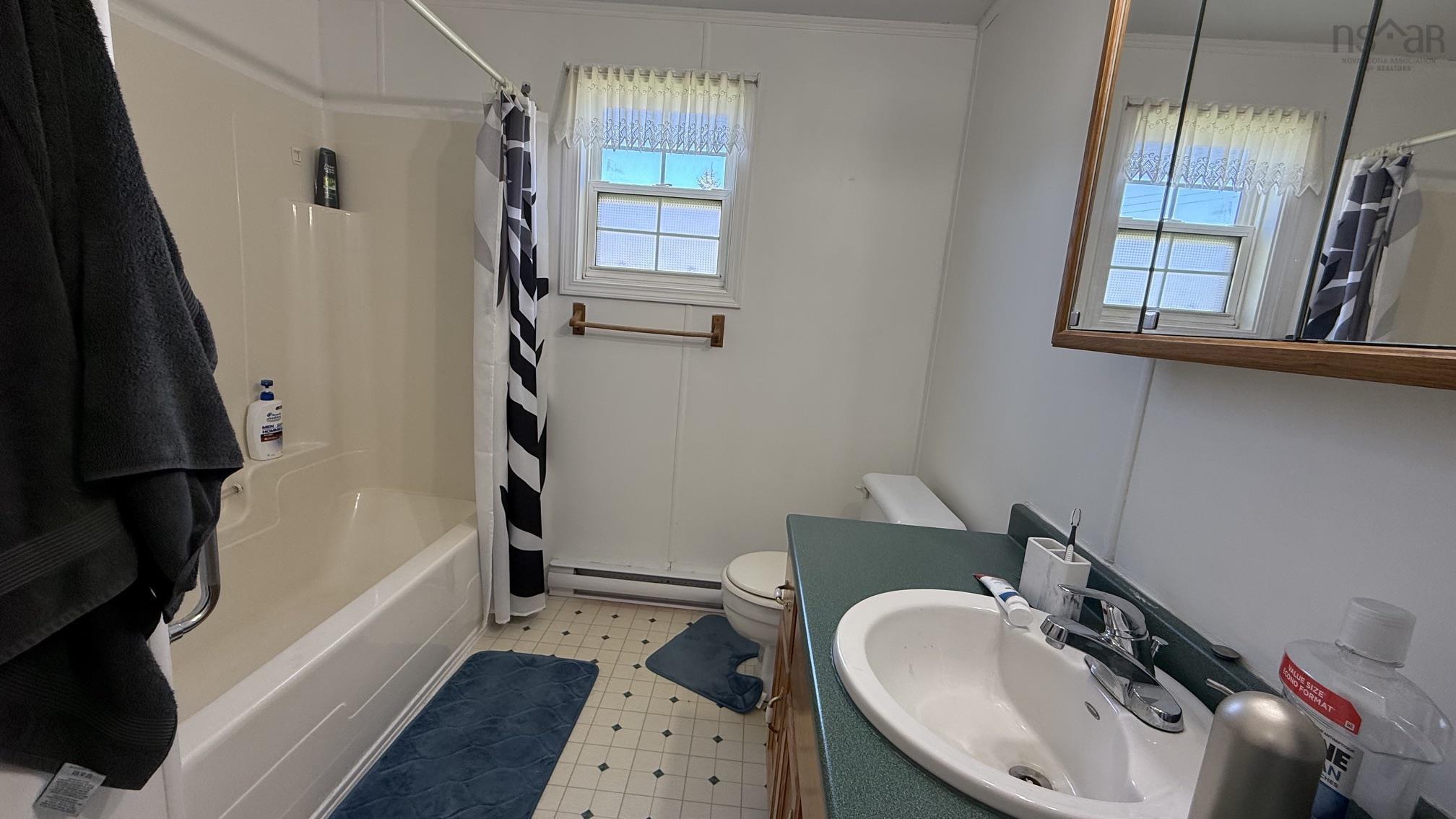 $149,900.00: 7 Fernwood Drive, Amherst