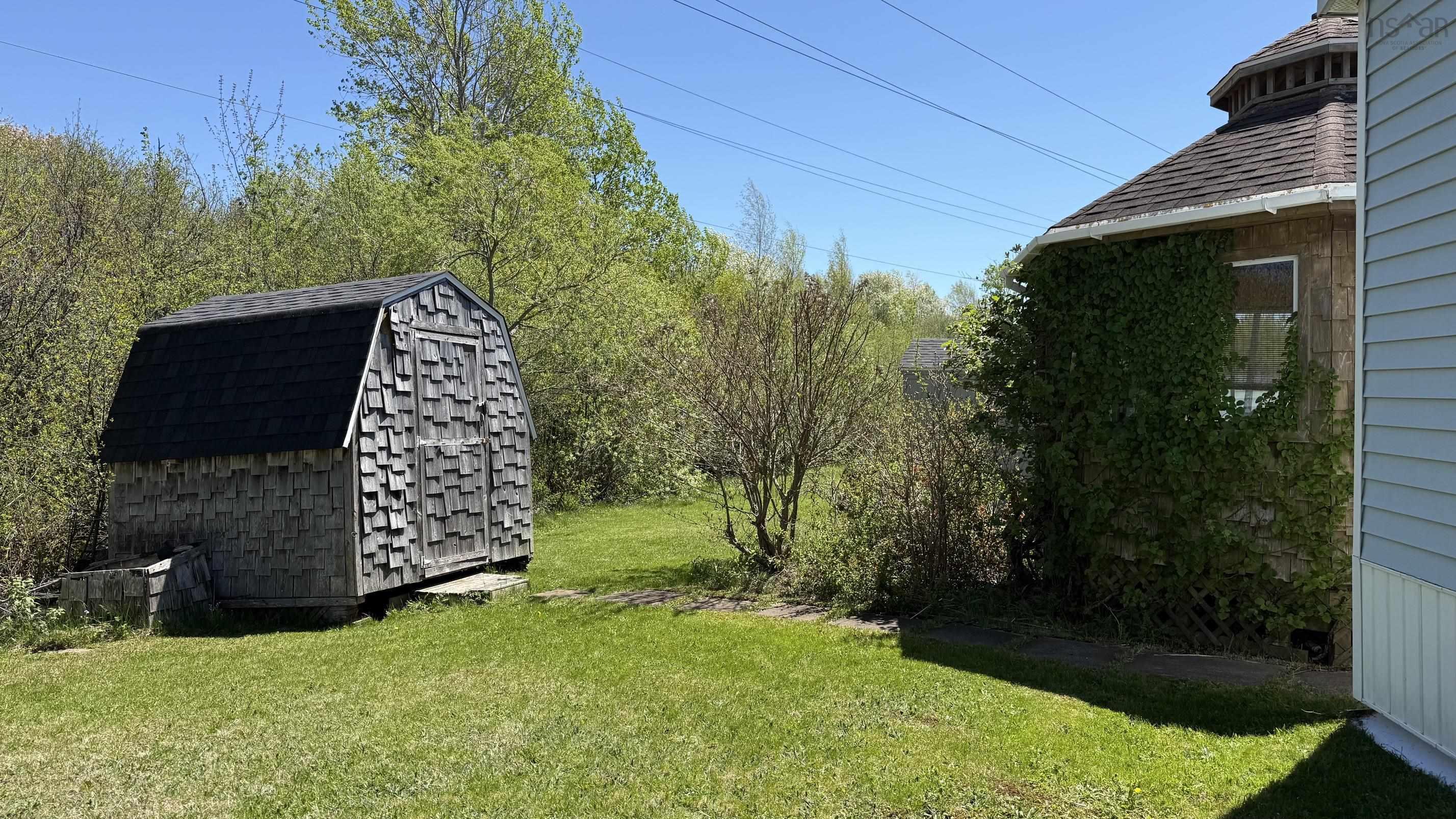 $149,900.00: 7 Fernwood Drive, Amherst
