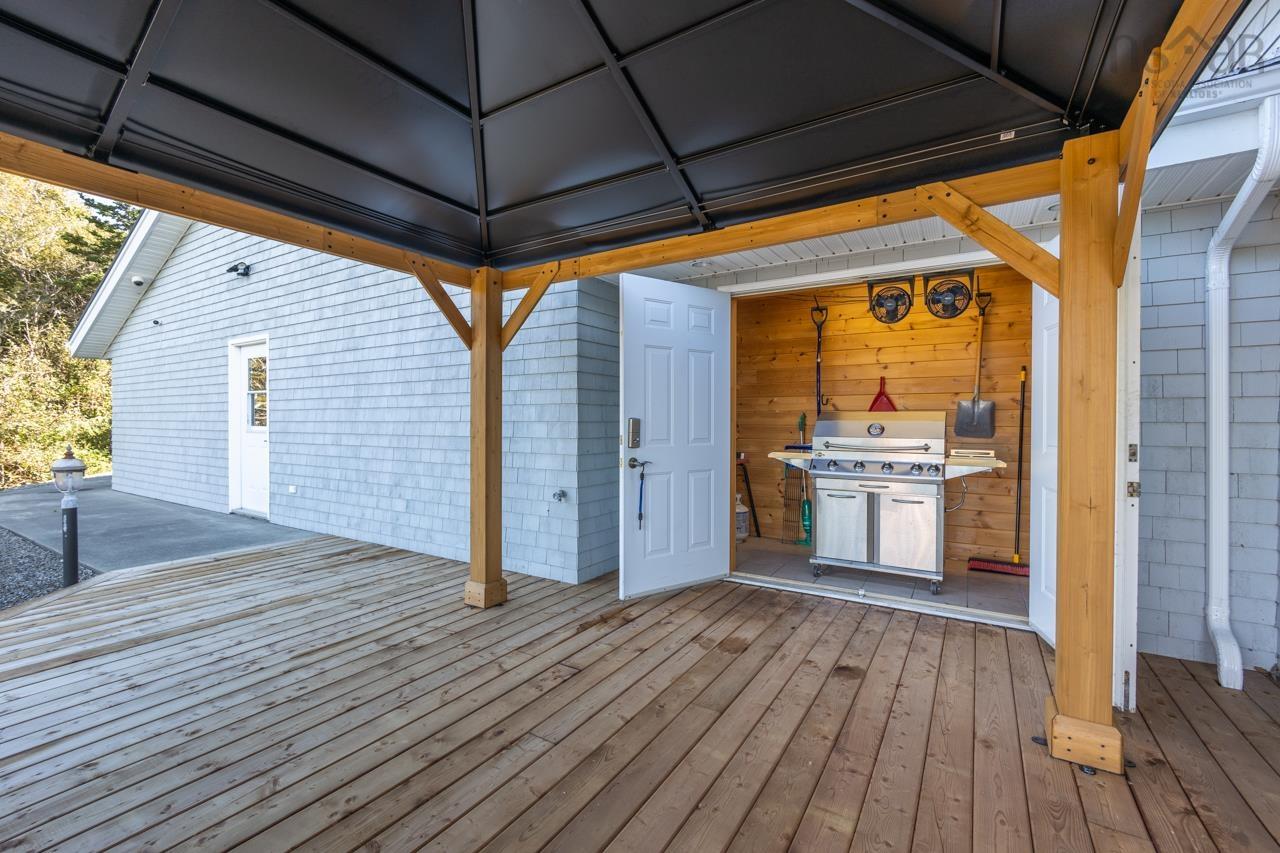 $1,600,000.00: 52 Captain Landers Court, Yarmouth