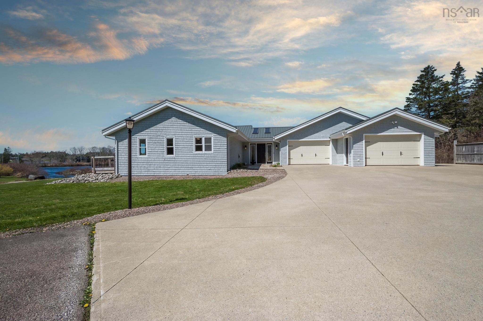 $1,600,000.00: 52 Captain Landers Court, Yarmouth