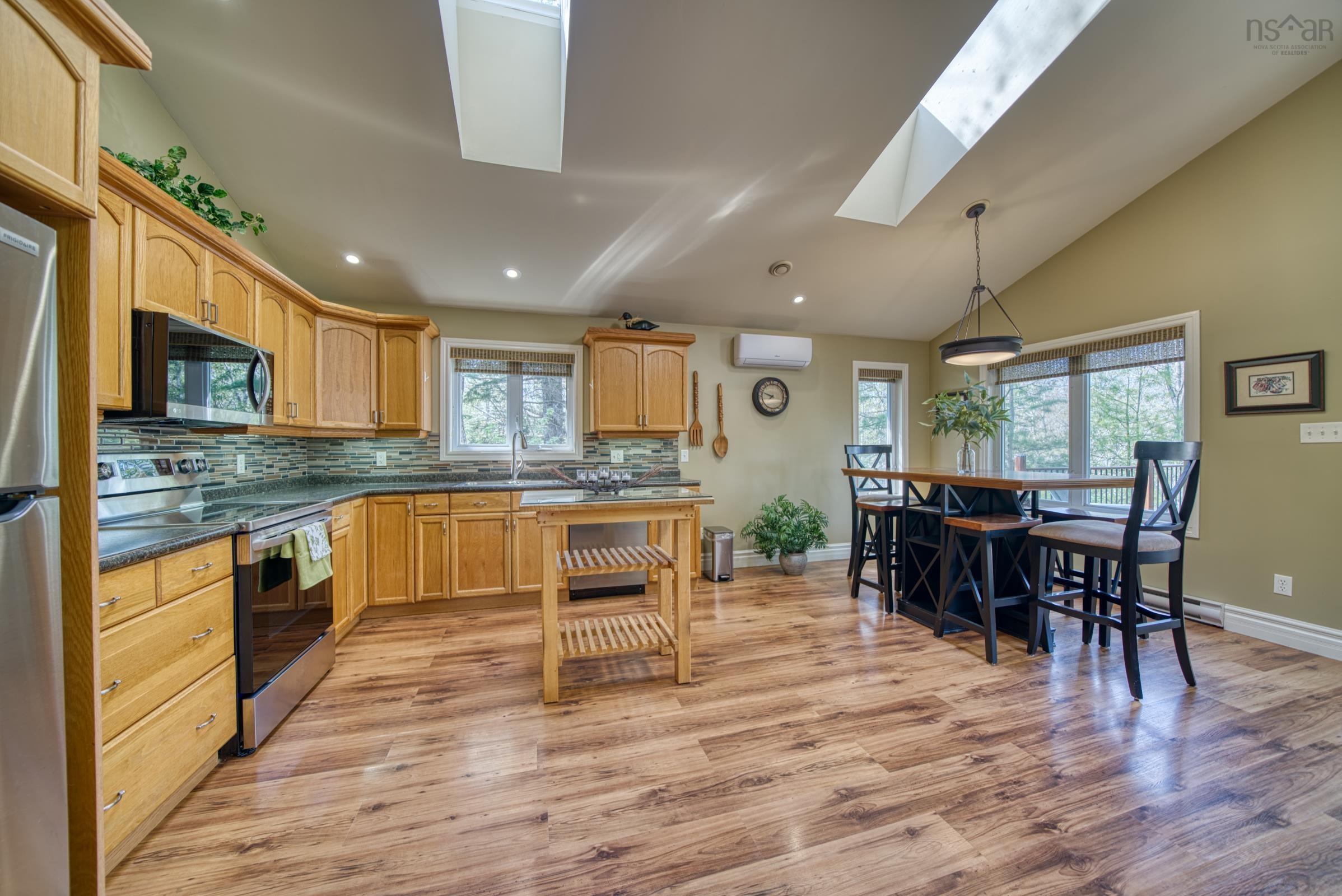 $699,000.00: 7 Lakeview Road, Hemford