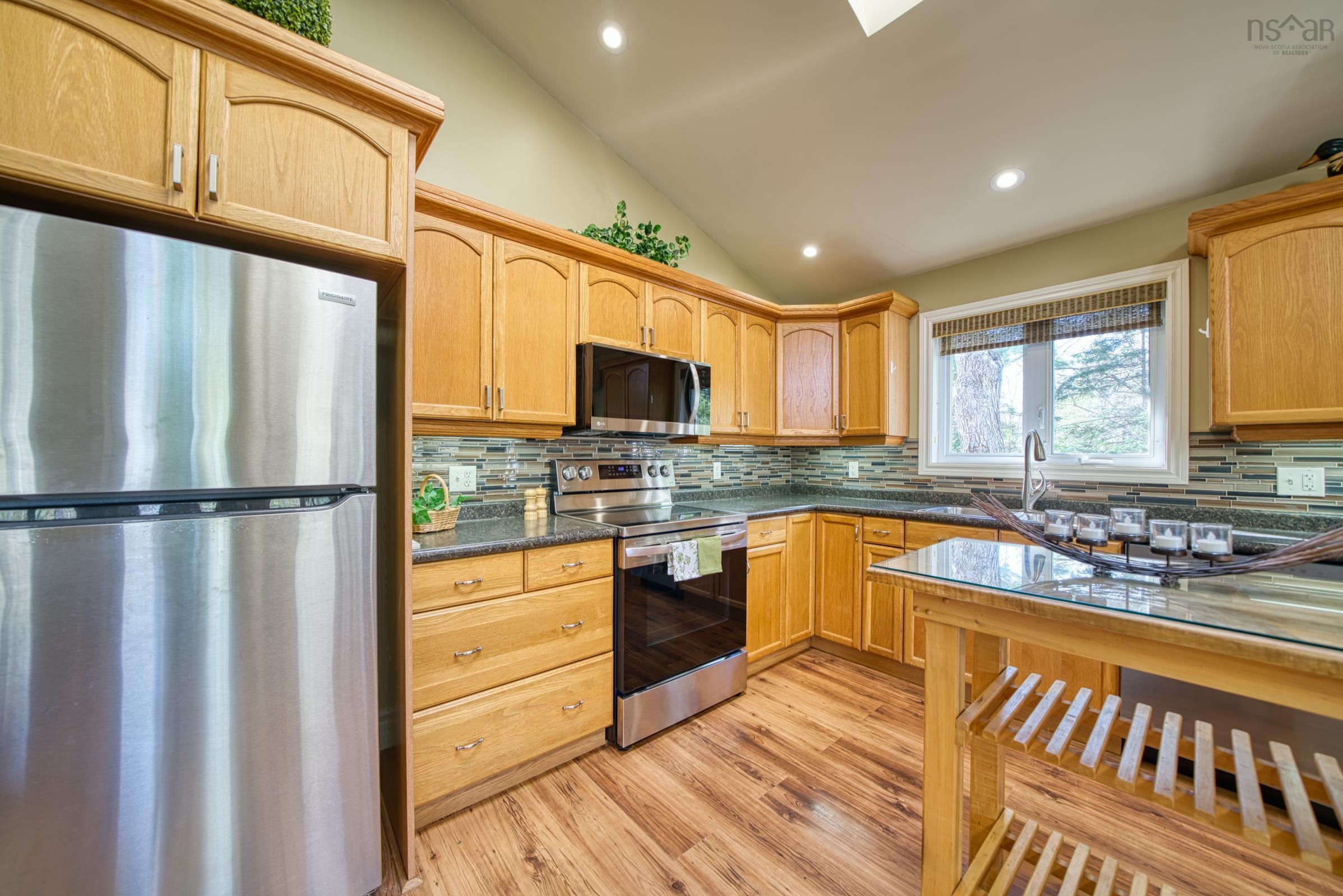$699,000.00: 7 Lakeview Road, Hemford
