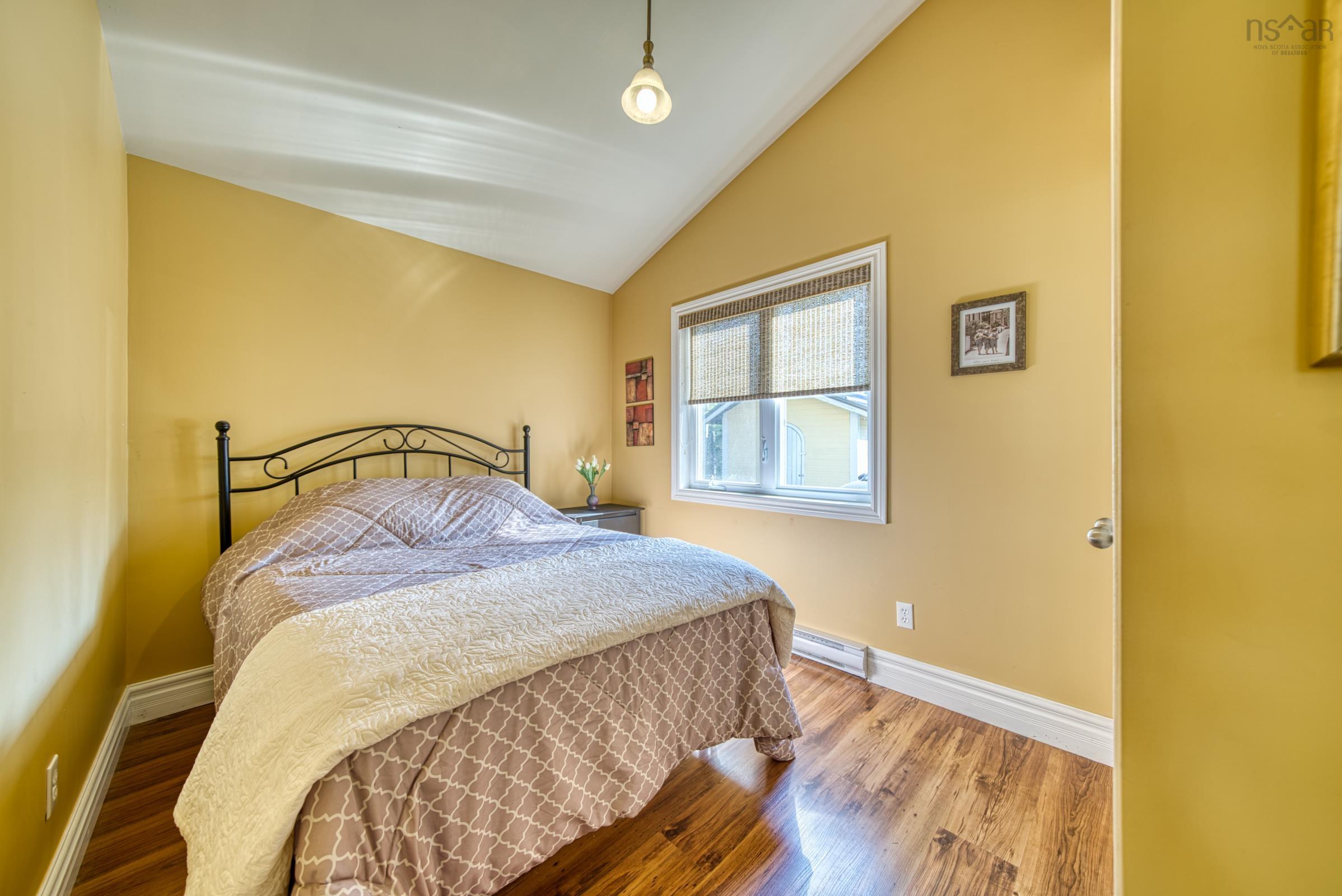 $699,000.00: 7 Lakeview Road, Hemford