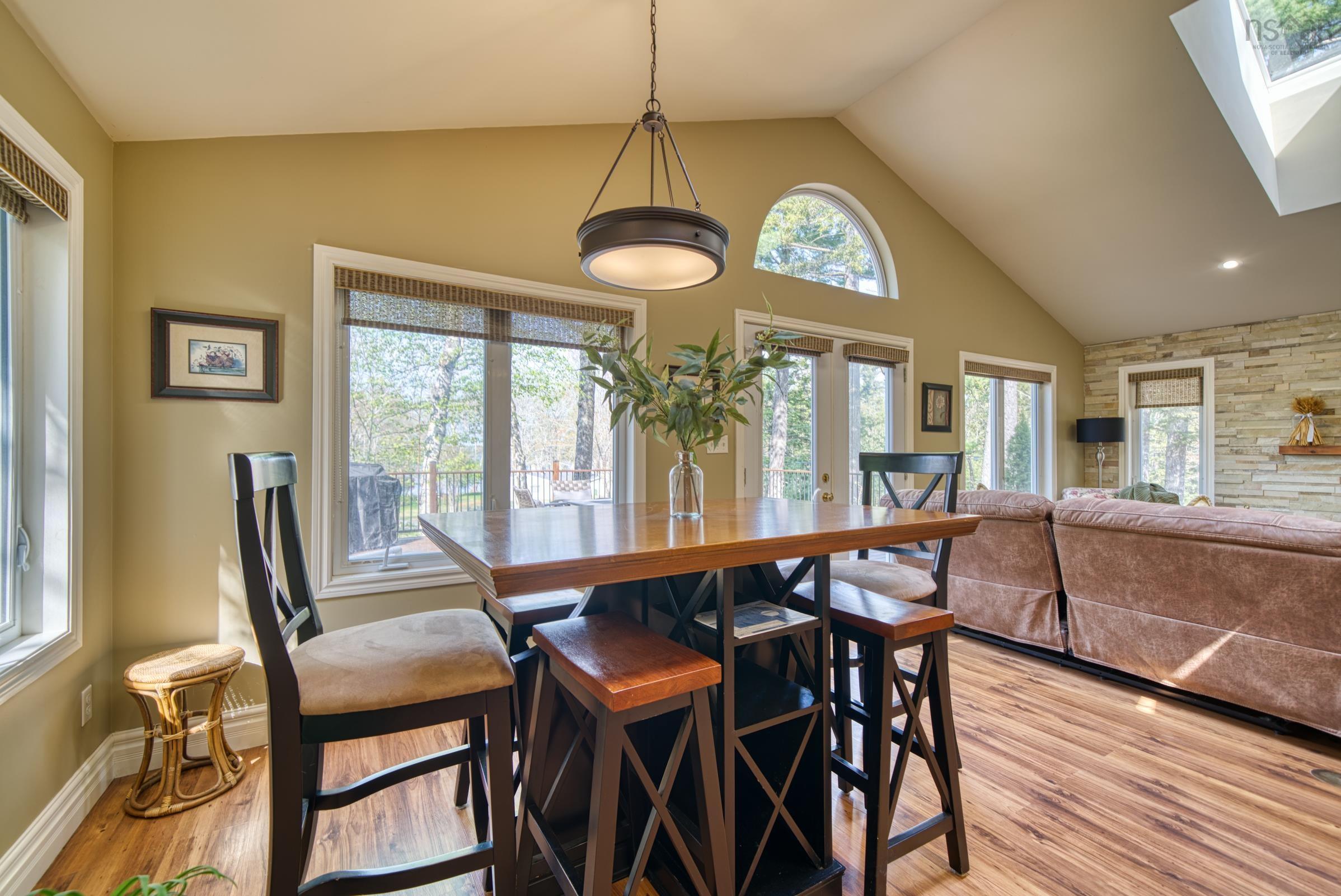 $699,000.00: 7 Lakeview Road, Hemford